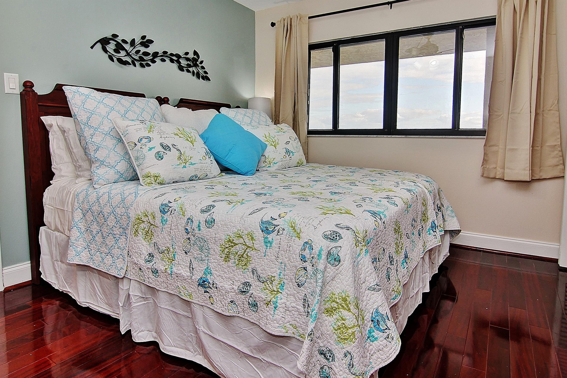 Lighthouse Towers 1003 23