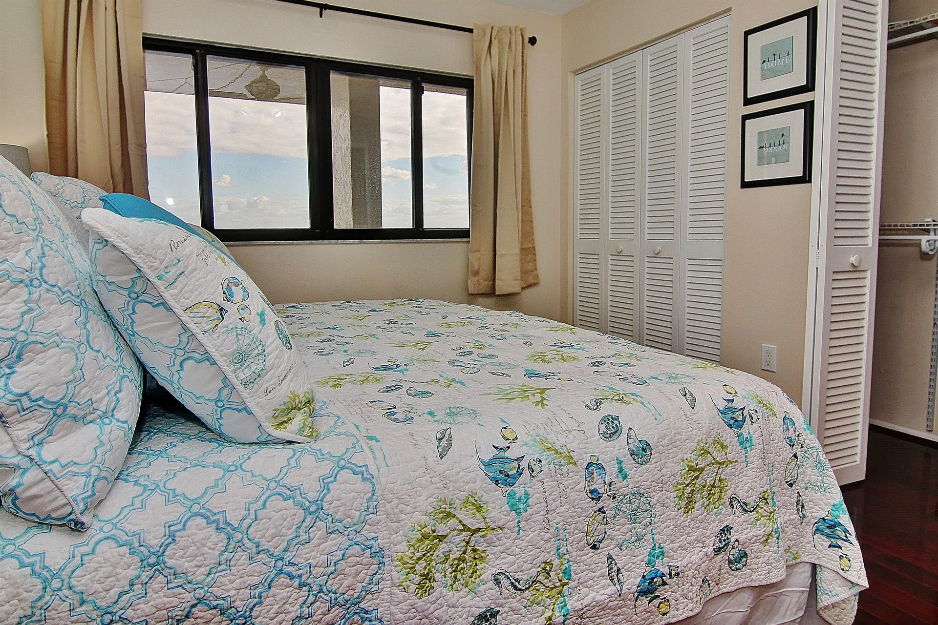 Lighthouse Towers 1003 24