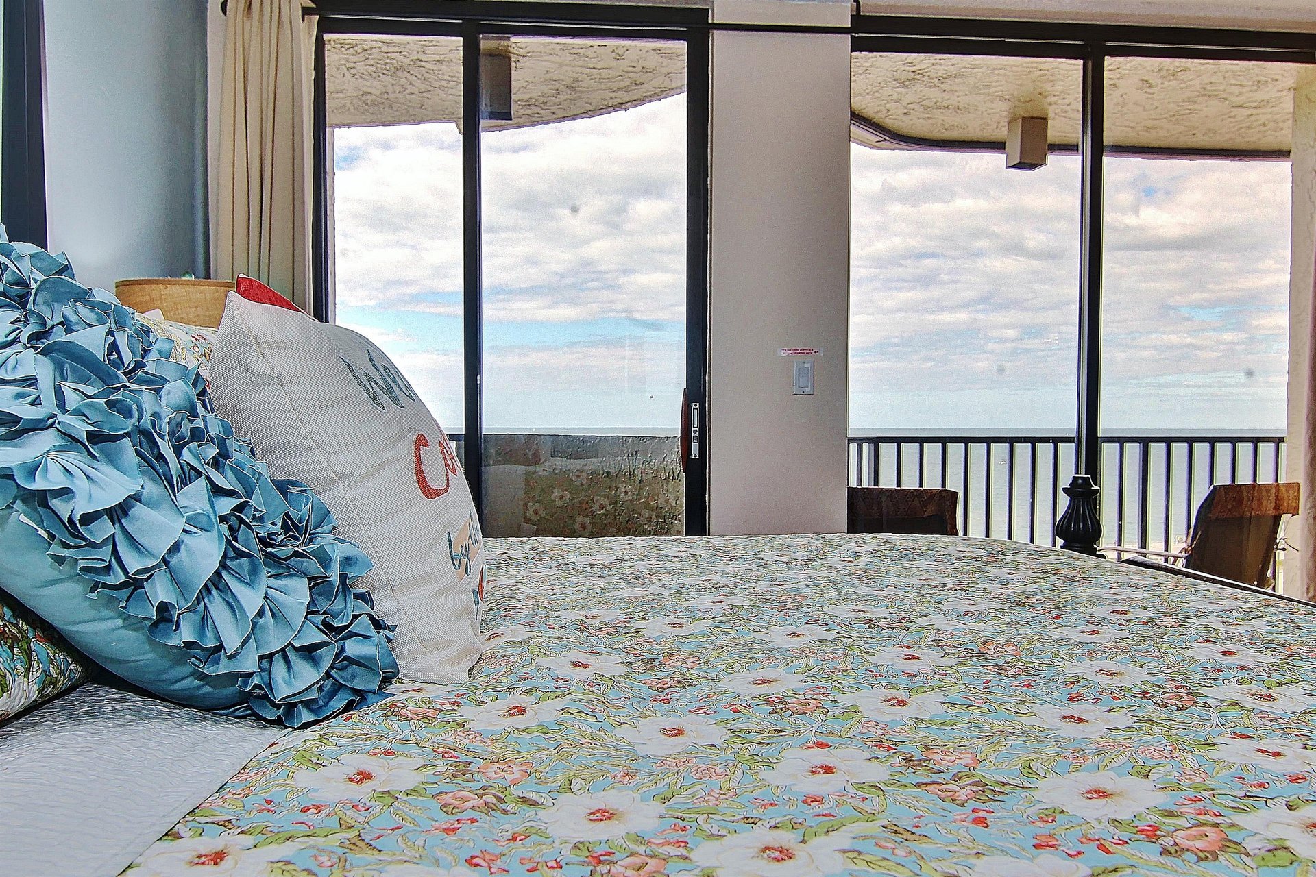 Lighthouse Towers 1003 27