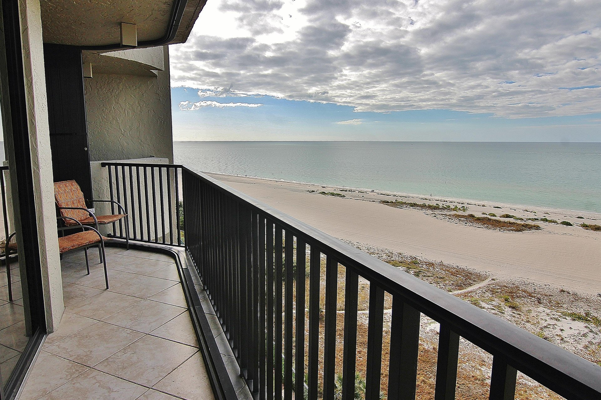 Lighthouse Towers 1003 37