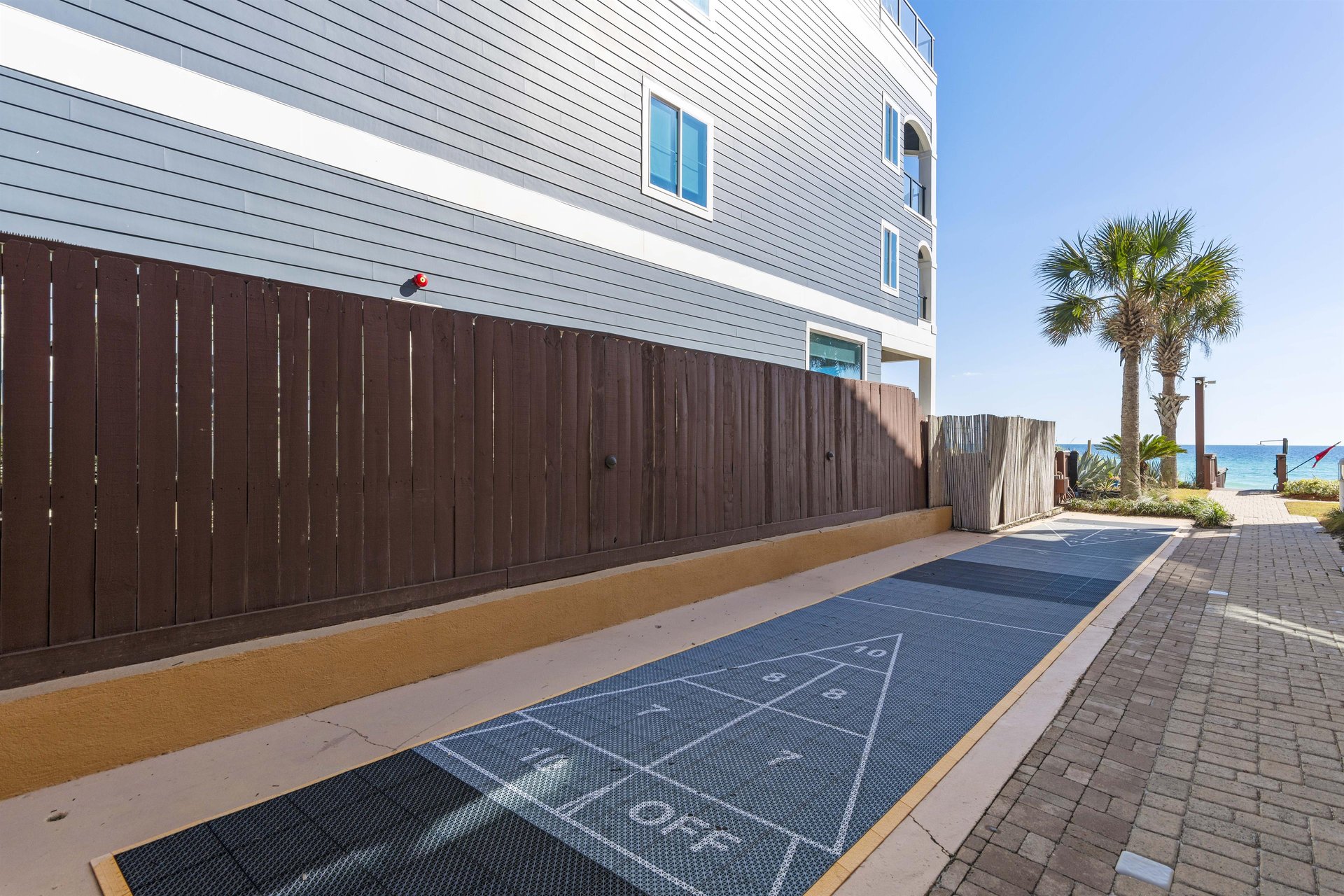 Coral Reef Club 46 31