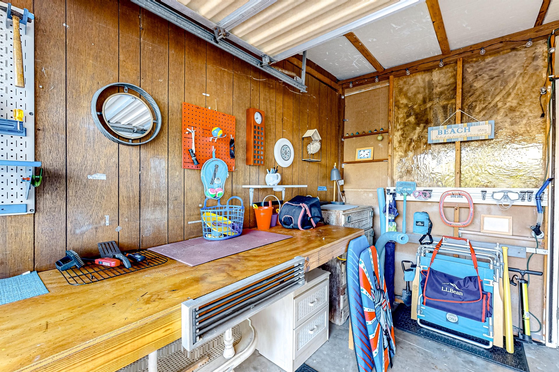 Manatee Retreat  B 28