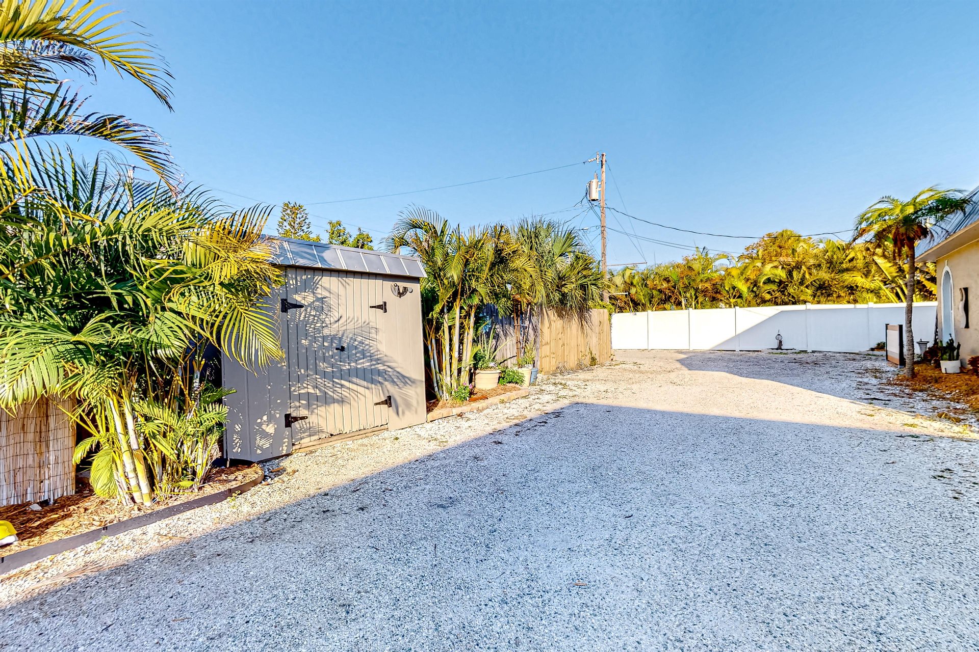 Manatee Retreat  B 29