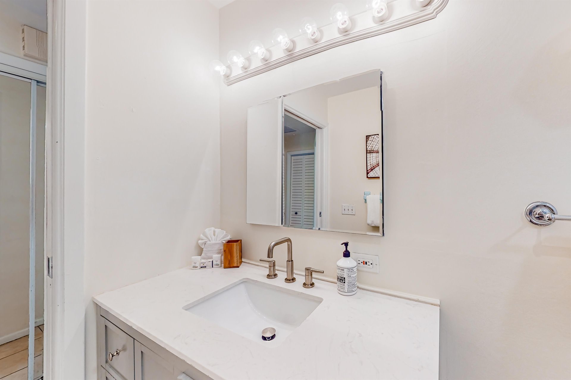 Manatee Retreat  A 27