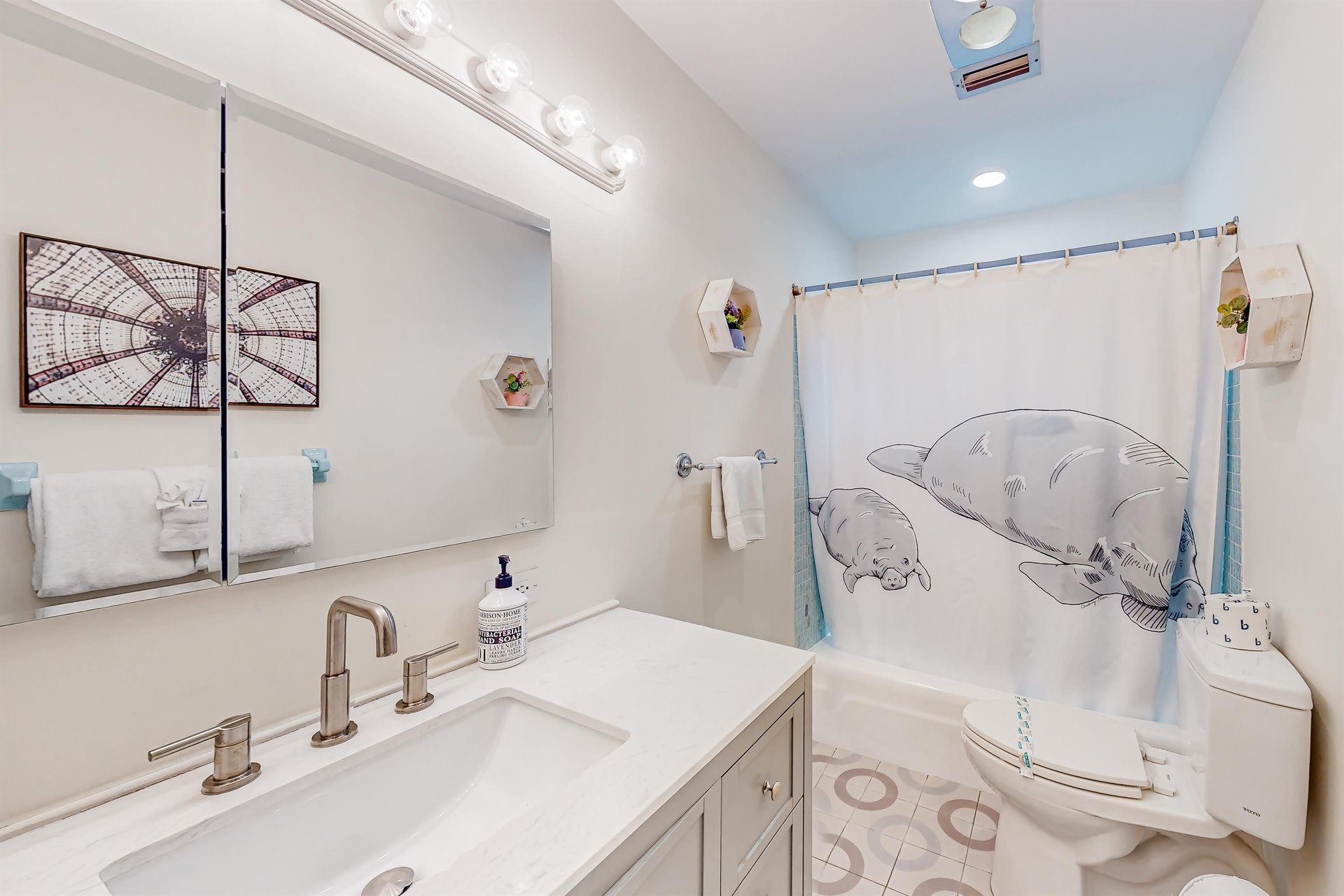 Manatee Retreat  A 28