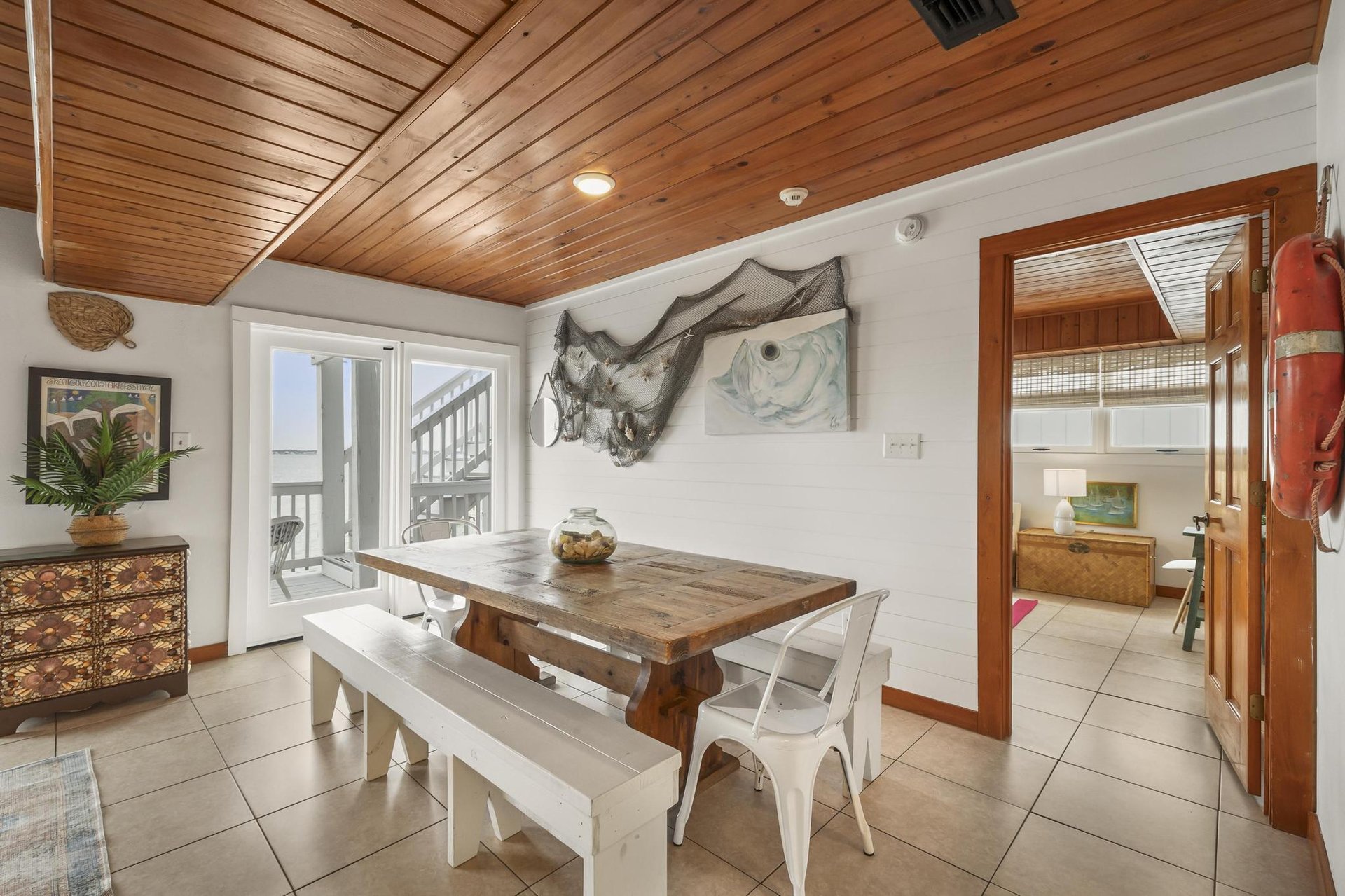 Ensenada Uno 1705  THE LAUGHING FISH 4