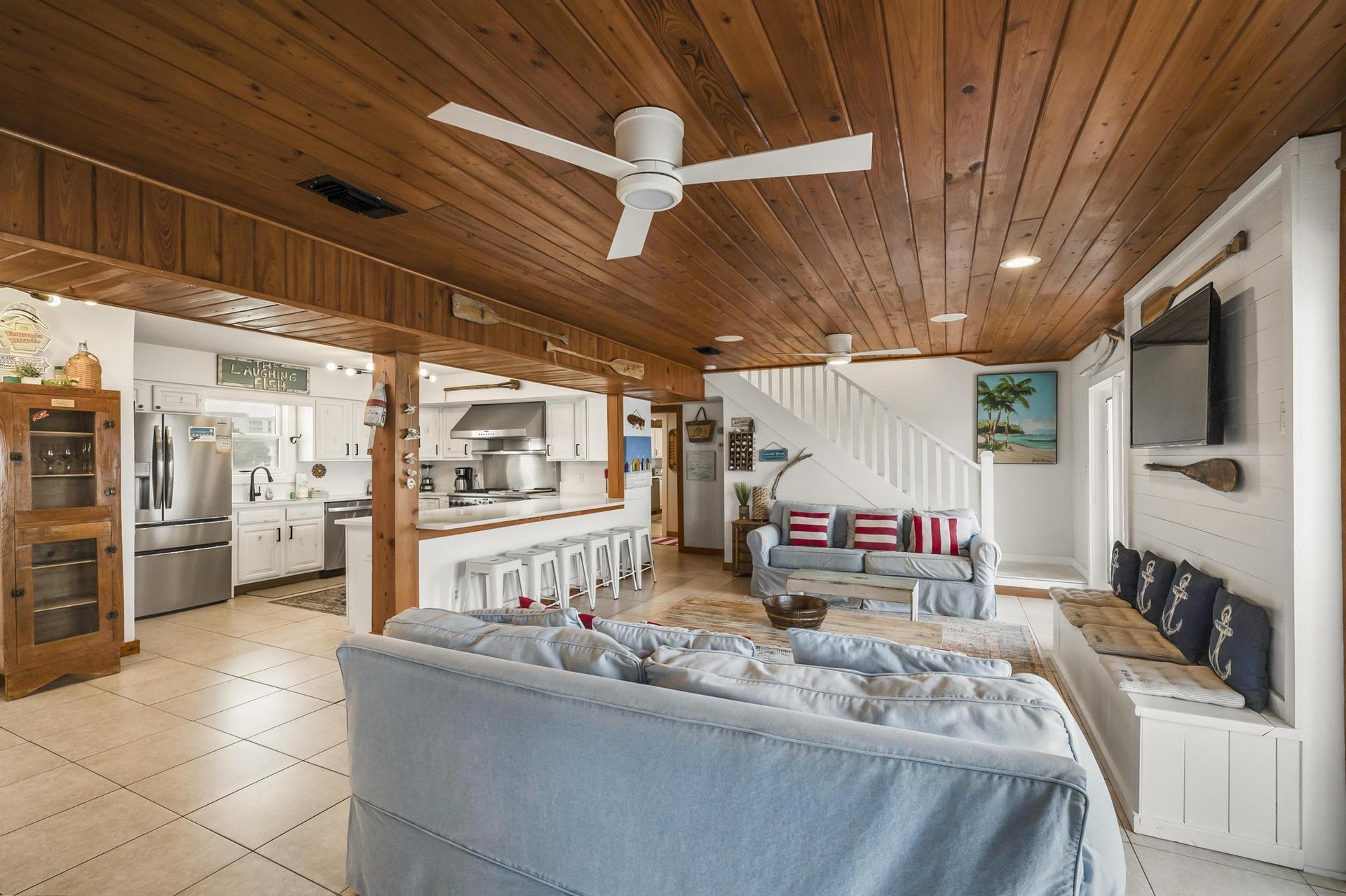 Ensenada Uno 1705  THE LAUGHING FISH 7