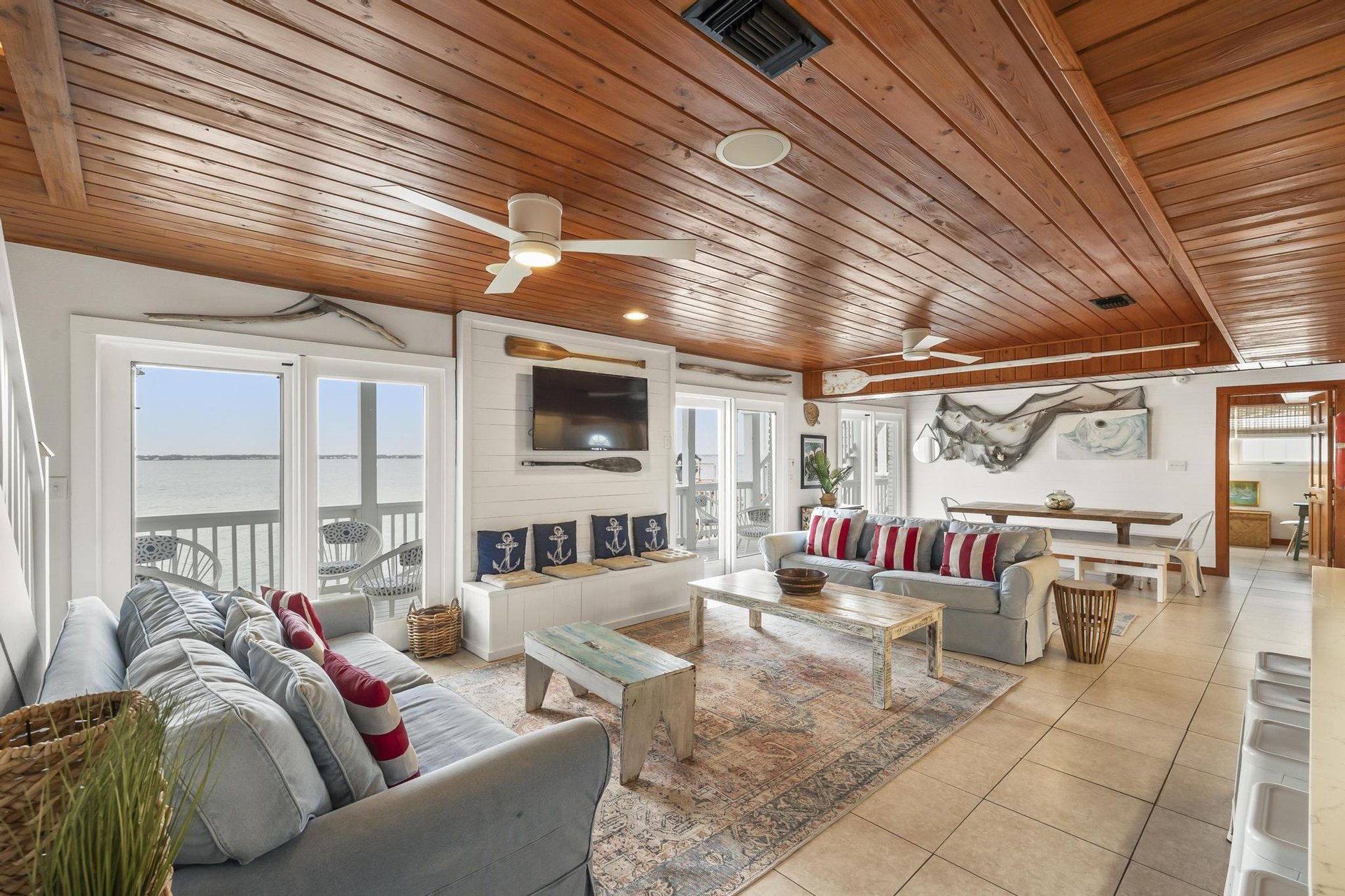 Ensenada Uno 1705  THE LAUGHING FISH 8