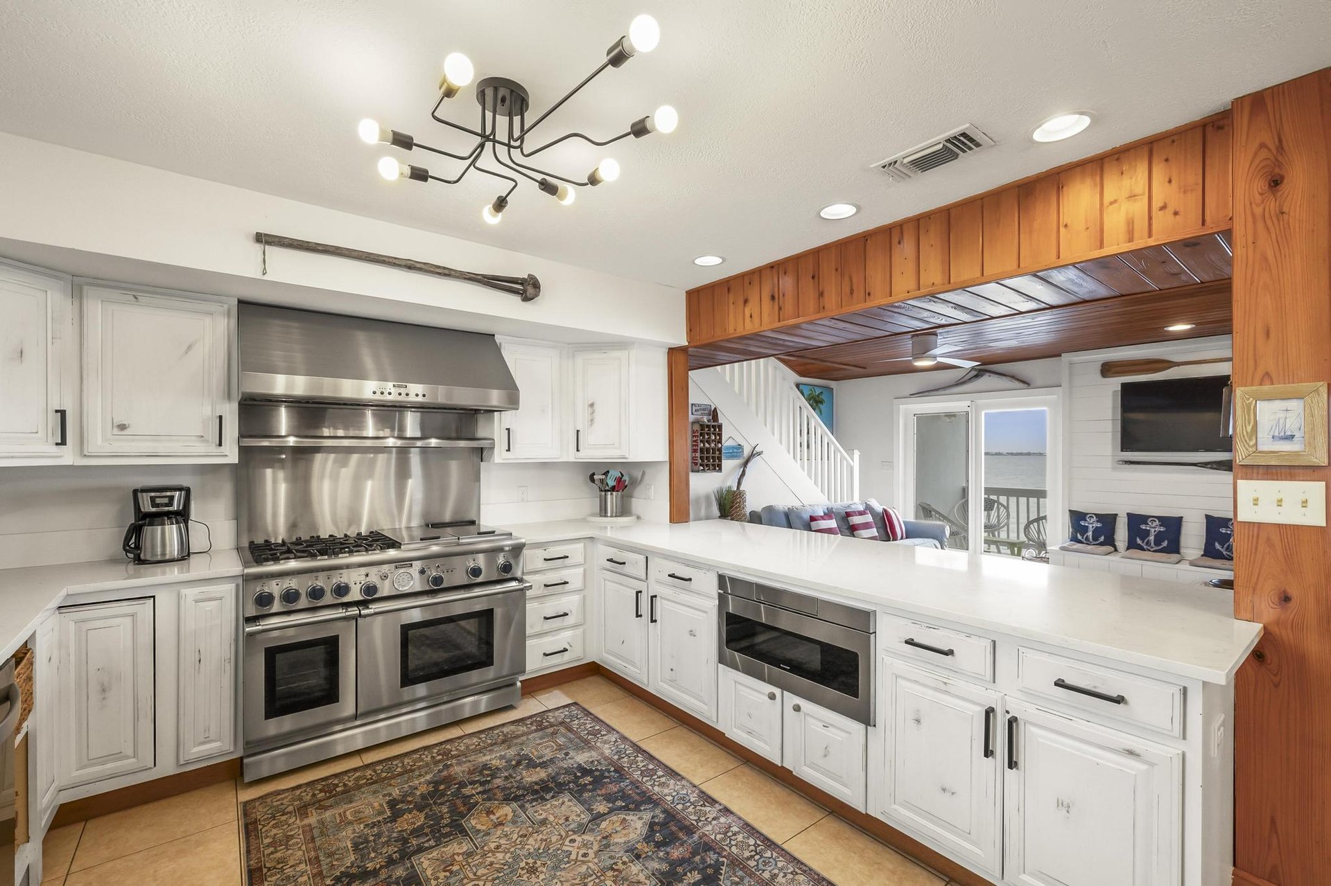 Ensenada Uno 1705  THE LAUGHING FISH 11