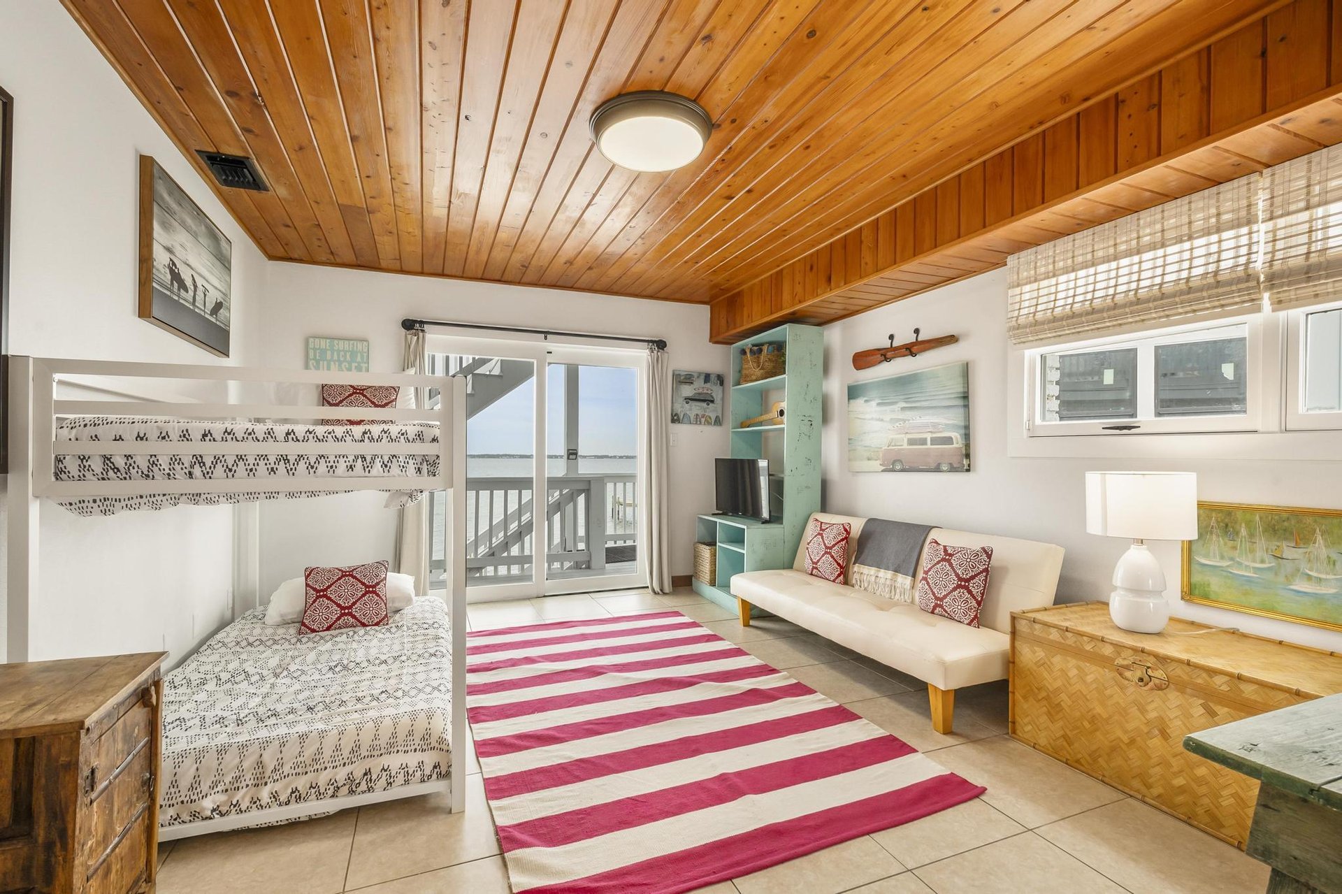 Ensenada Uno 1705  THE LAUGHING FISH 13