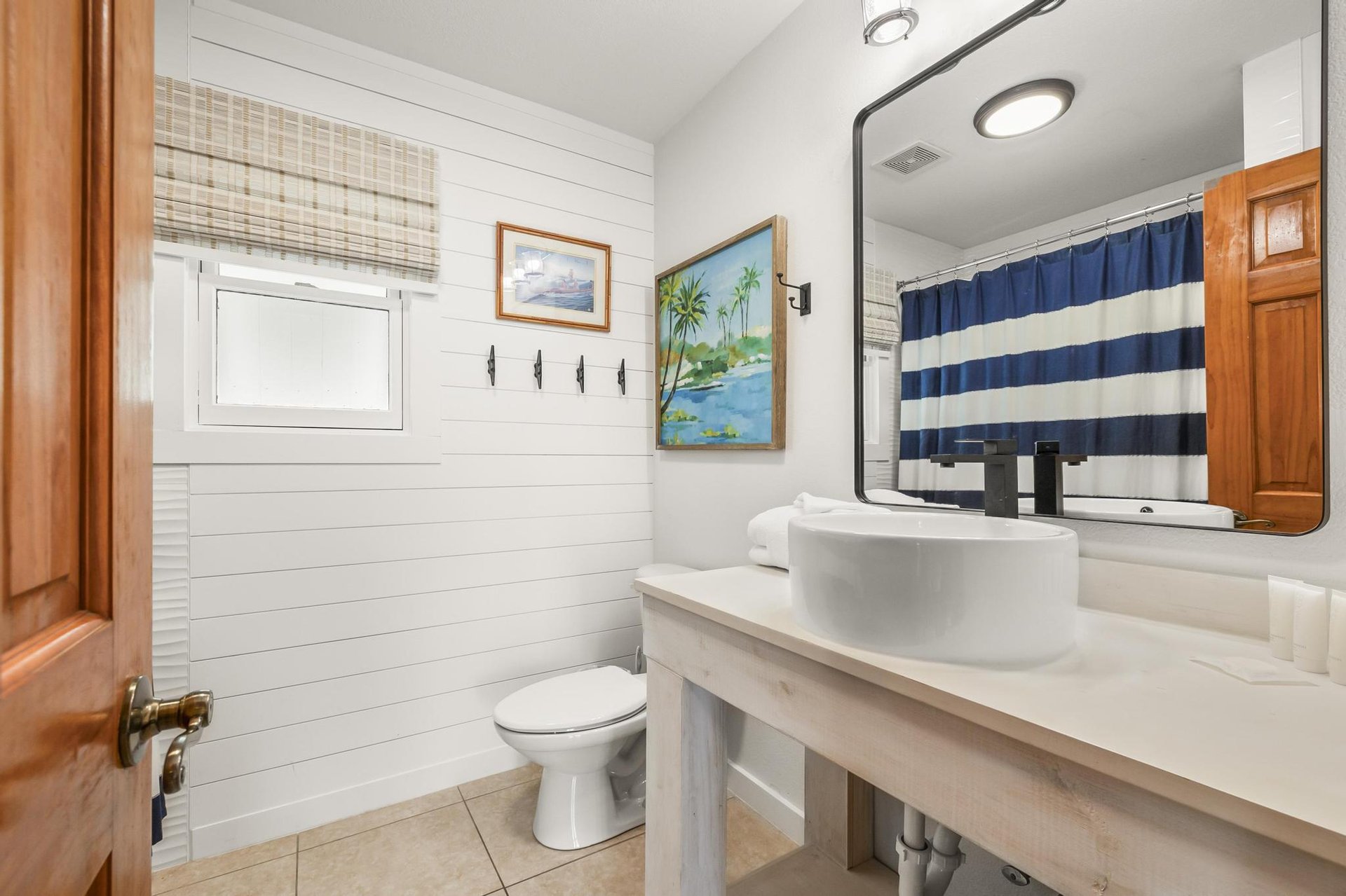 Ensenada Uno 1705  THE LAUGHING FISH 15