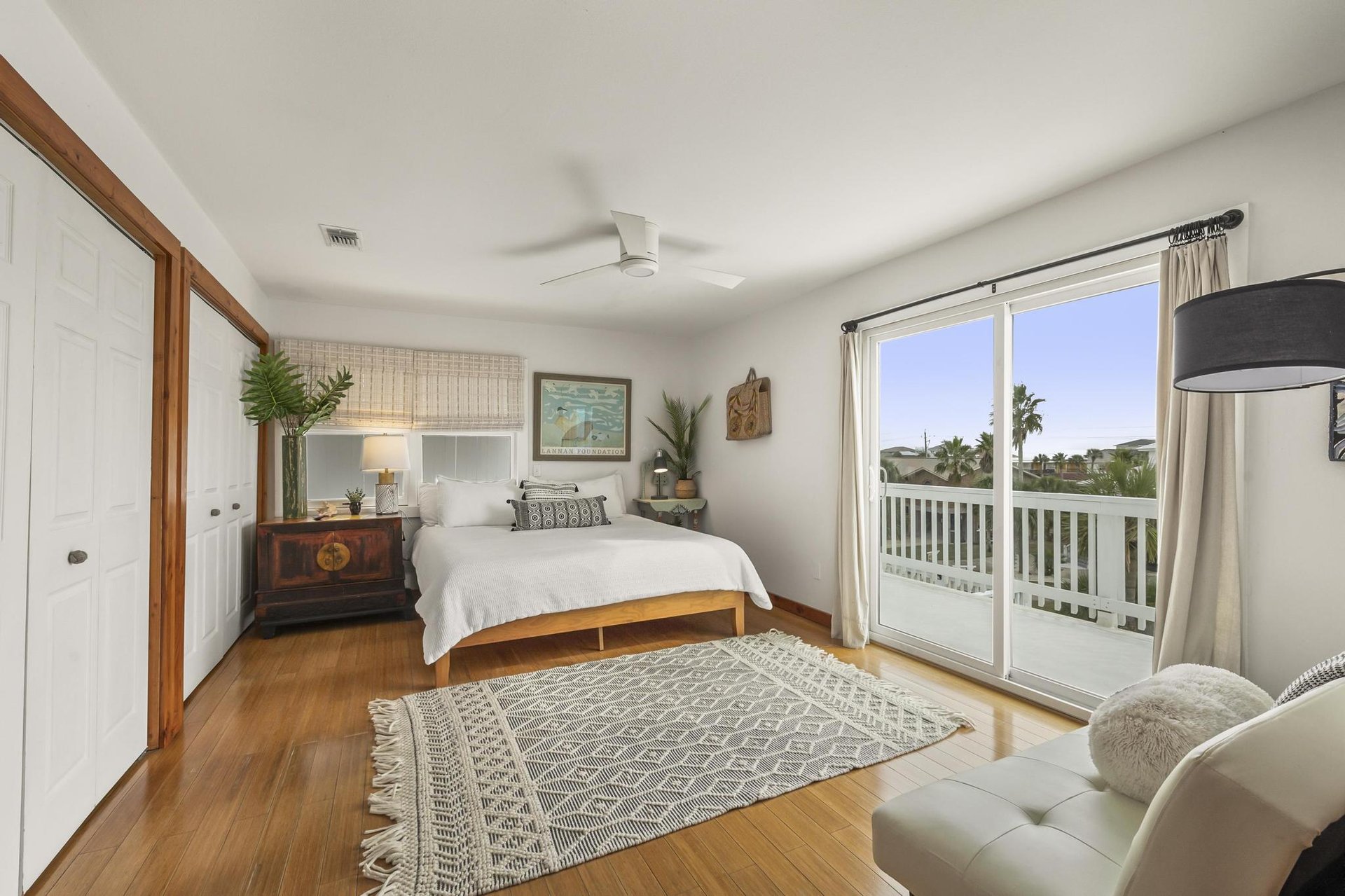 Ensenada Uno 1705  THE LAUGHING FISH 19