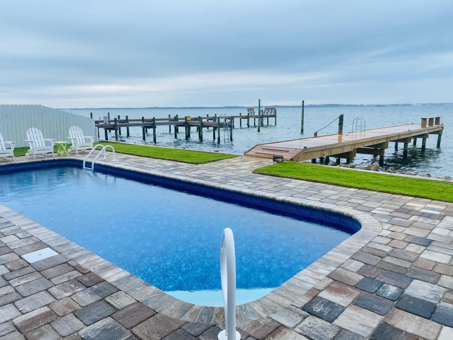 Ensenada Uno 1705  THE LAUGHING FISH 24