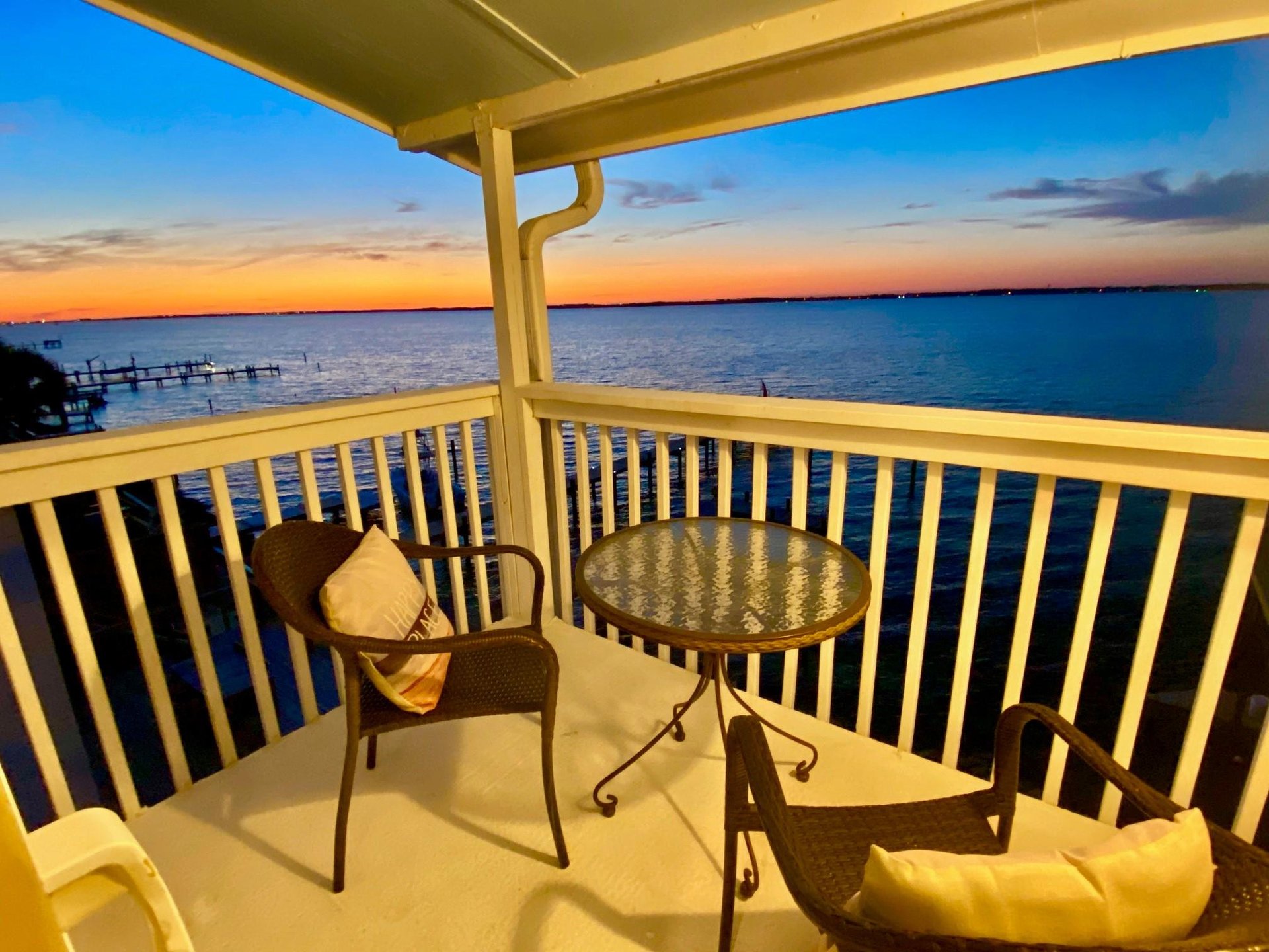 Ensenada Uno 1705  THE LAUGHING FISH 29