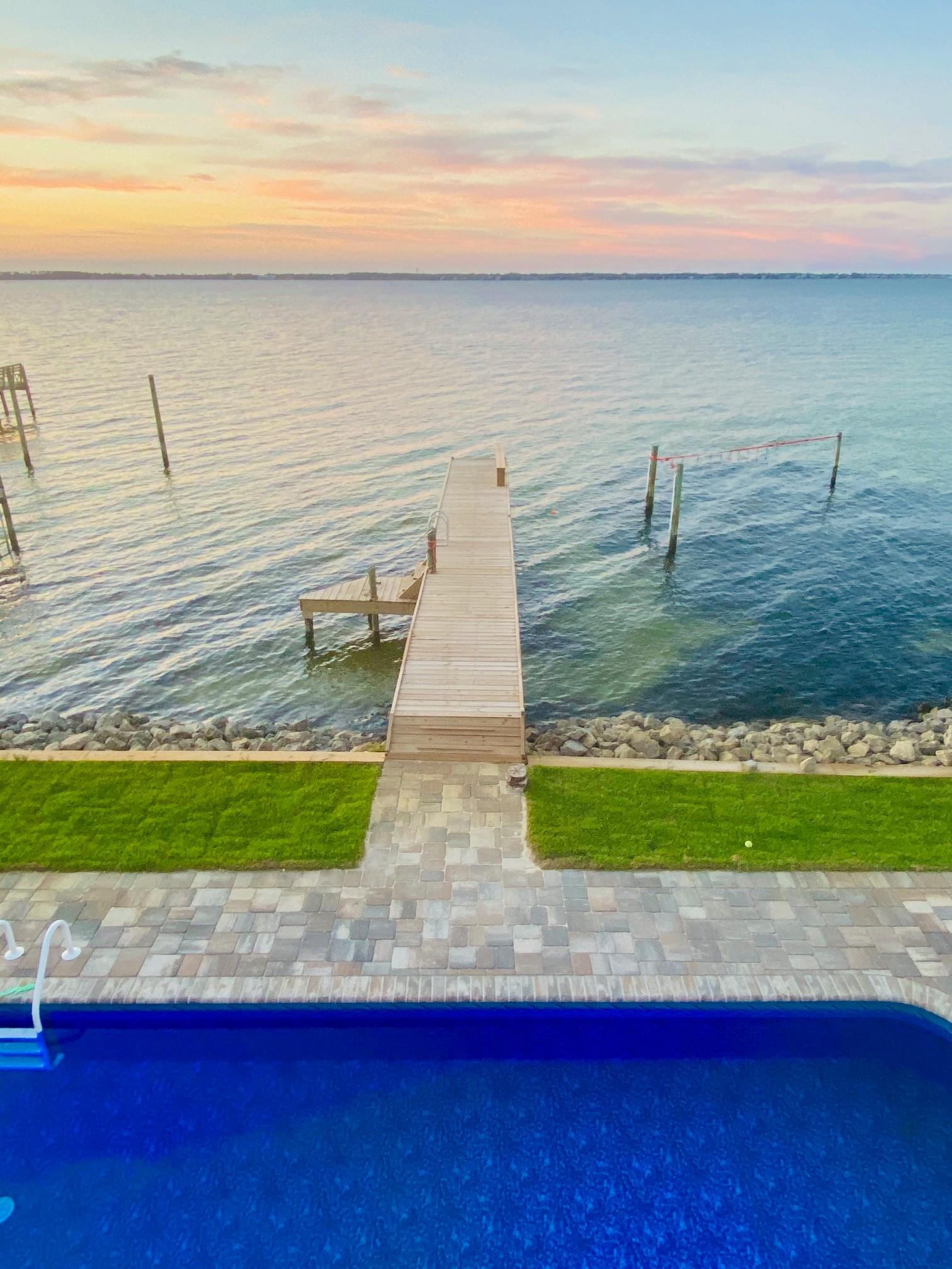 Ensenada Uno 1705  THE LAUGHING FISH 31