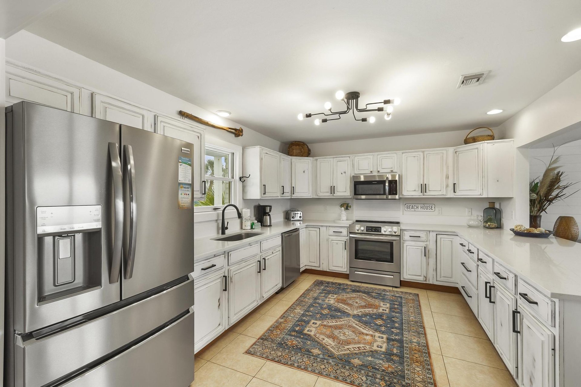 Ensenada Uno 1705  THE LAUGHING FISH 40