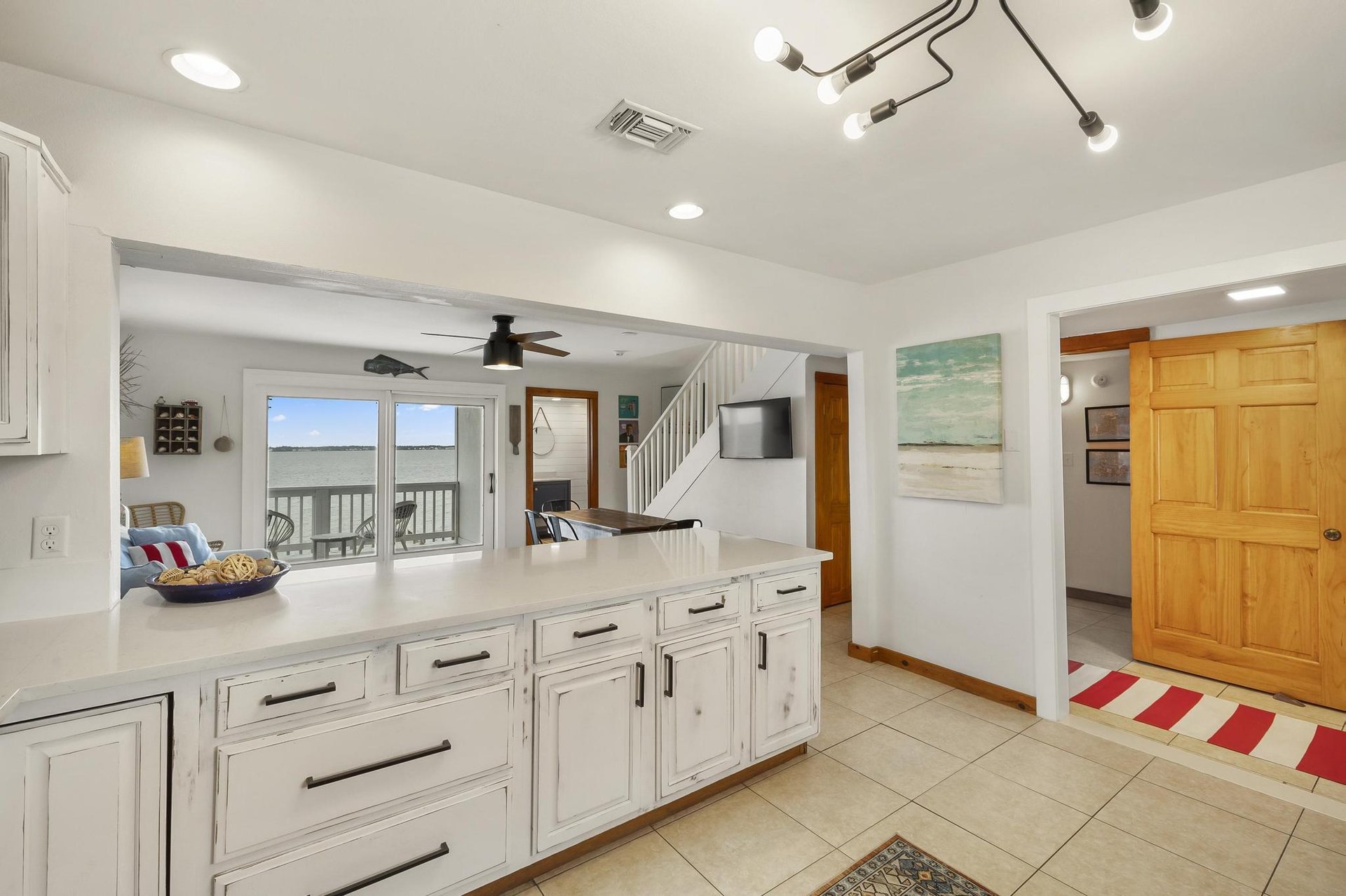 Ensenada Uno 1705  THE LAUGHING FISH 42