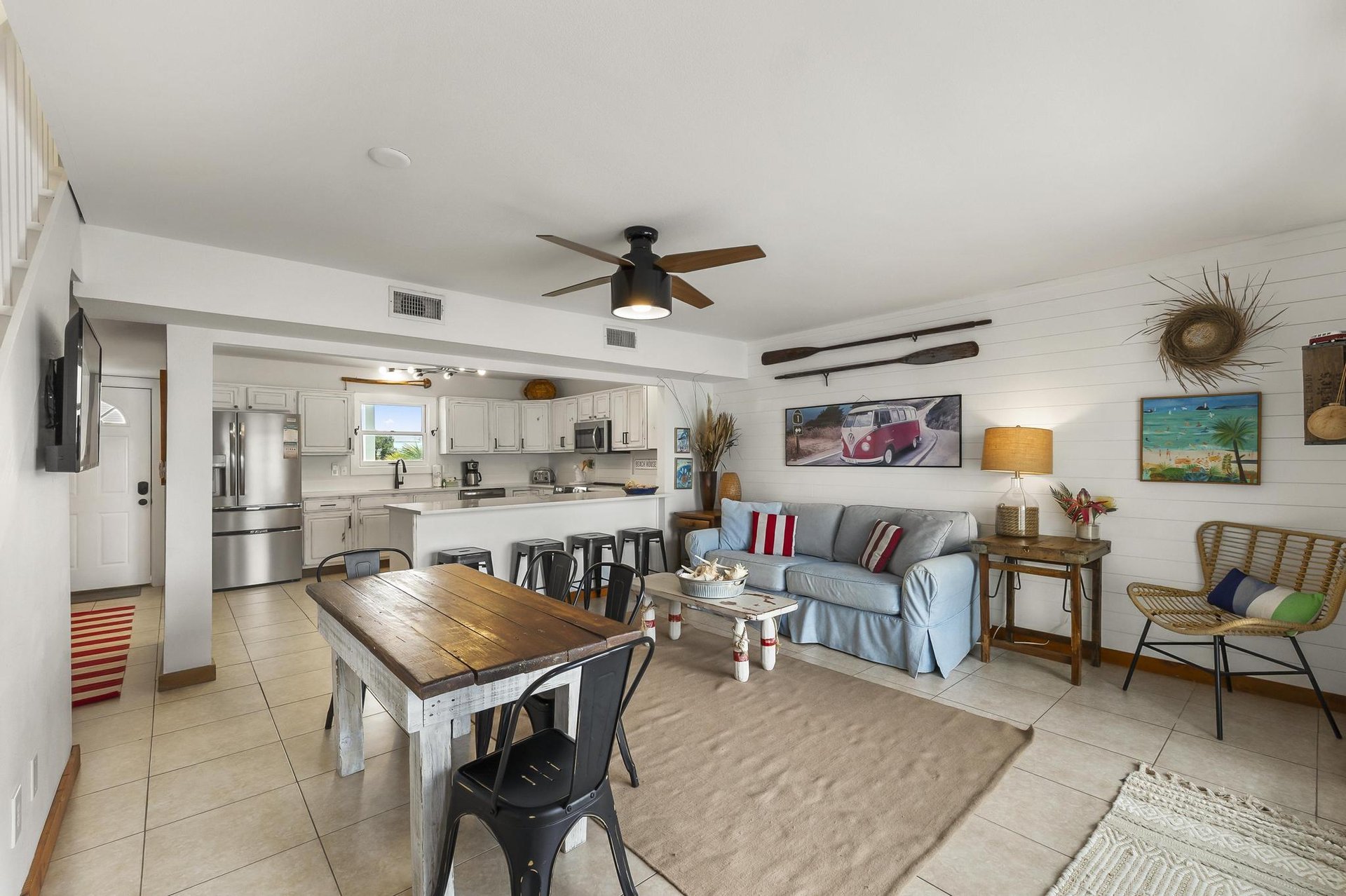 Ensenada Uno 1705  THE LAUGHING FISH 45