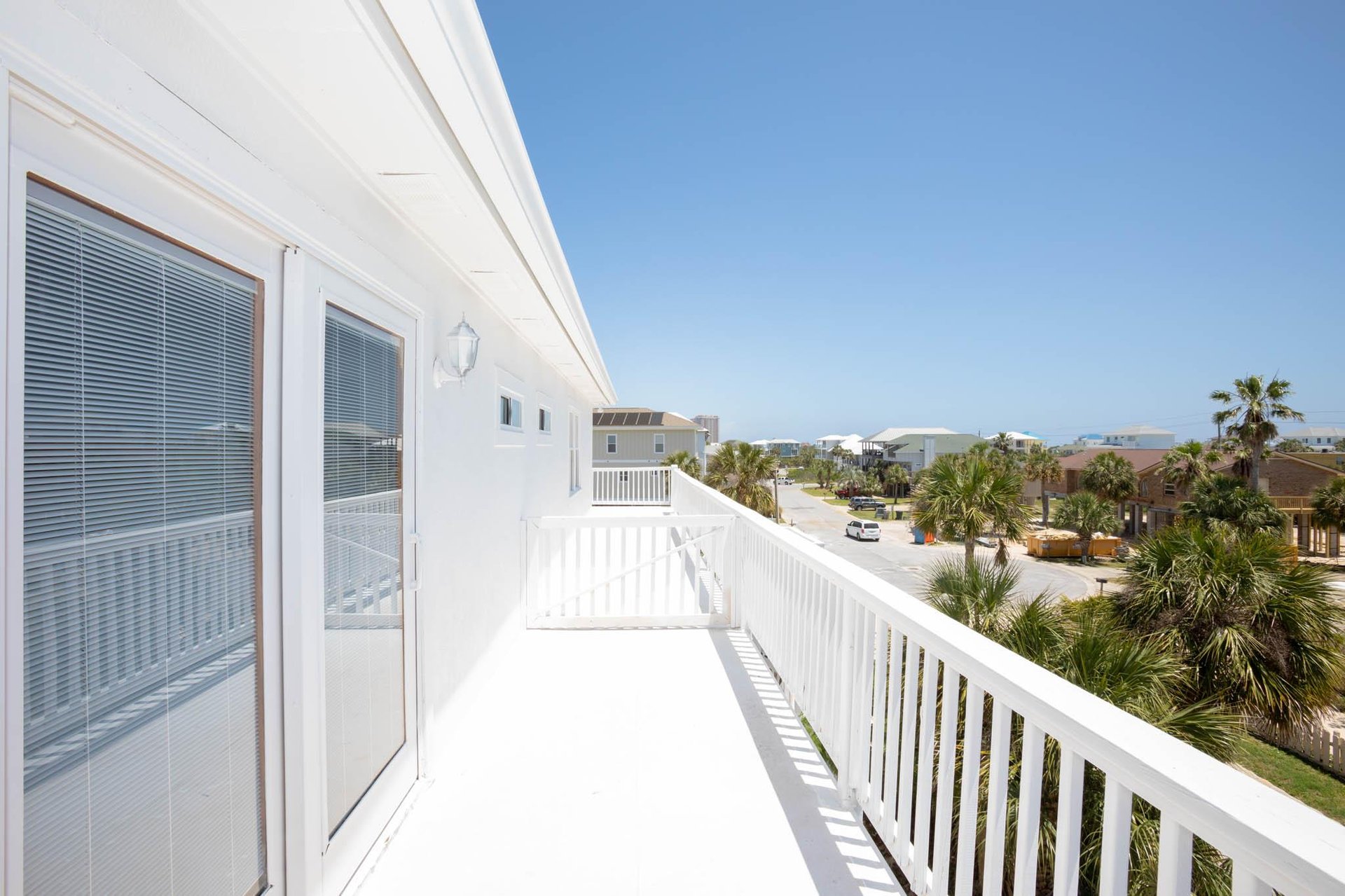 Ensenada Uno 1705  THE LAUGHING FISH 55