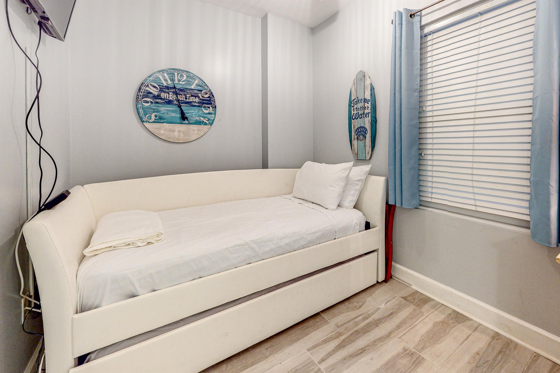 Sunrise Beach 706  Beachfront Condo 16