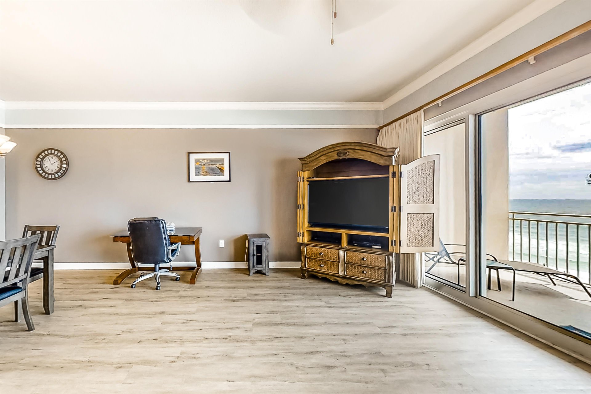 Sterling Beach 706 6