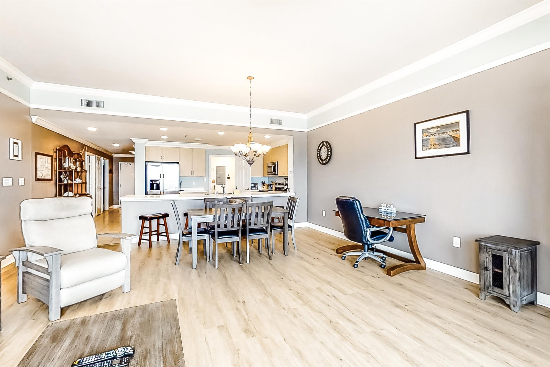 Sterling Beach 706 8