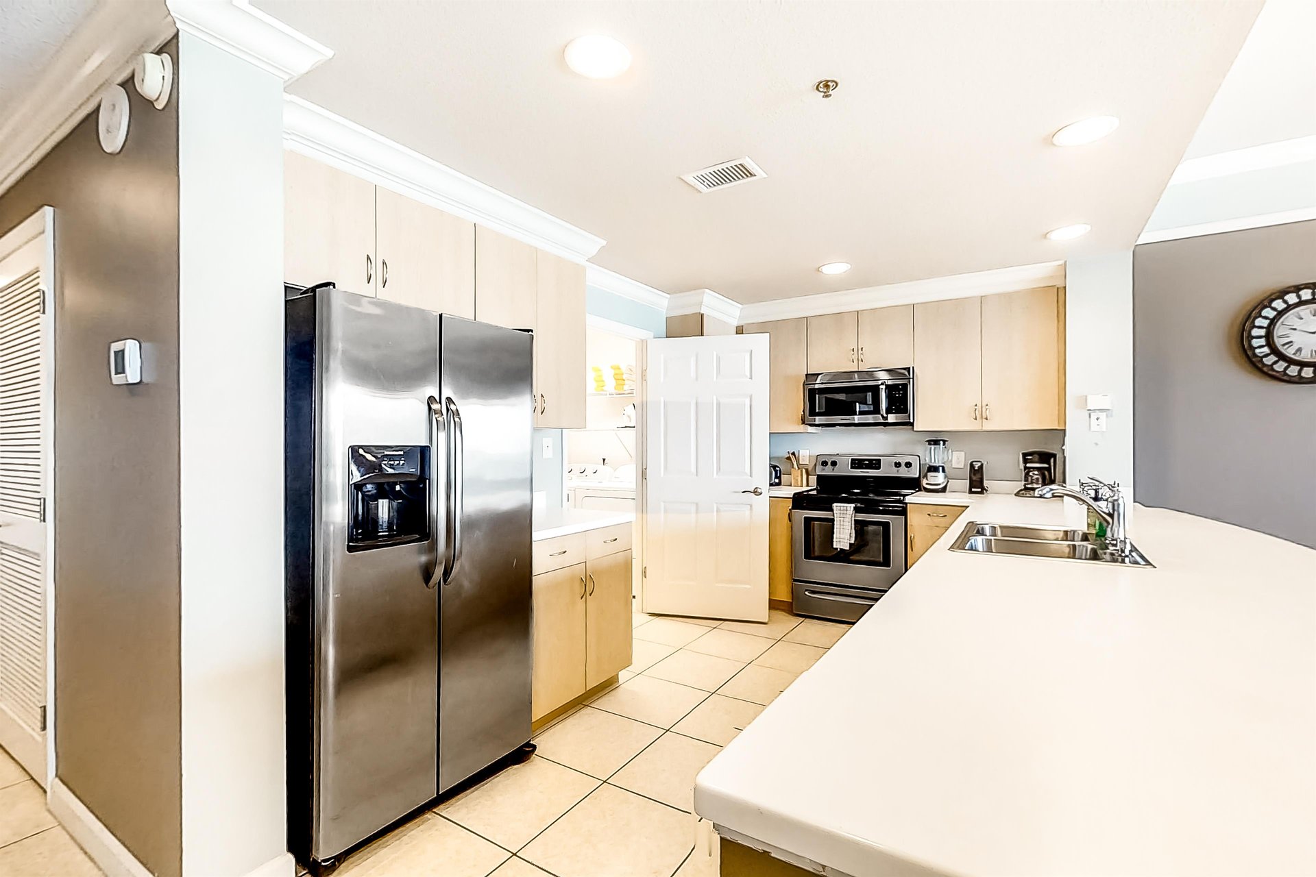 Sterling Beach 706 11