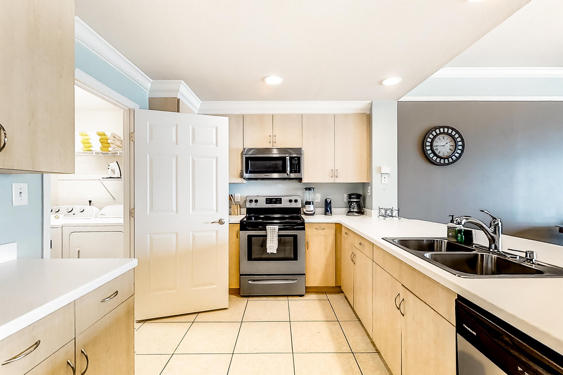 Sterling Beach 706 12