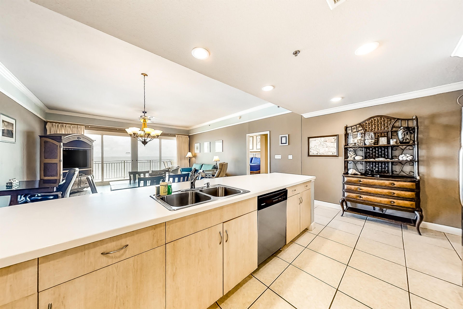 Sterling Beach 706 13