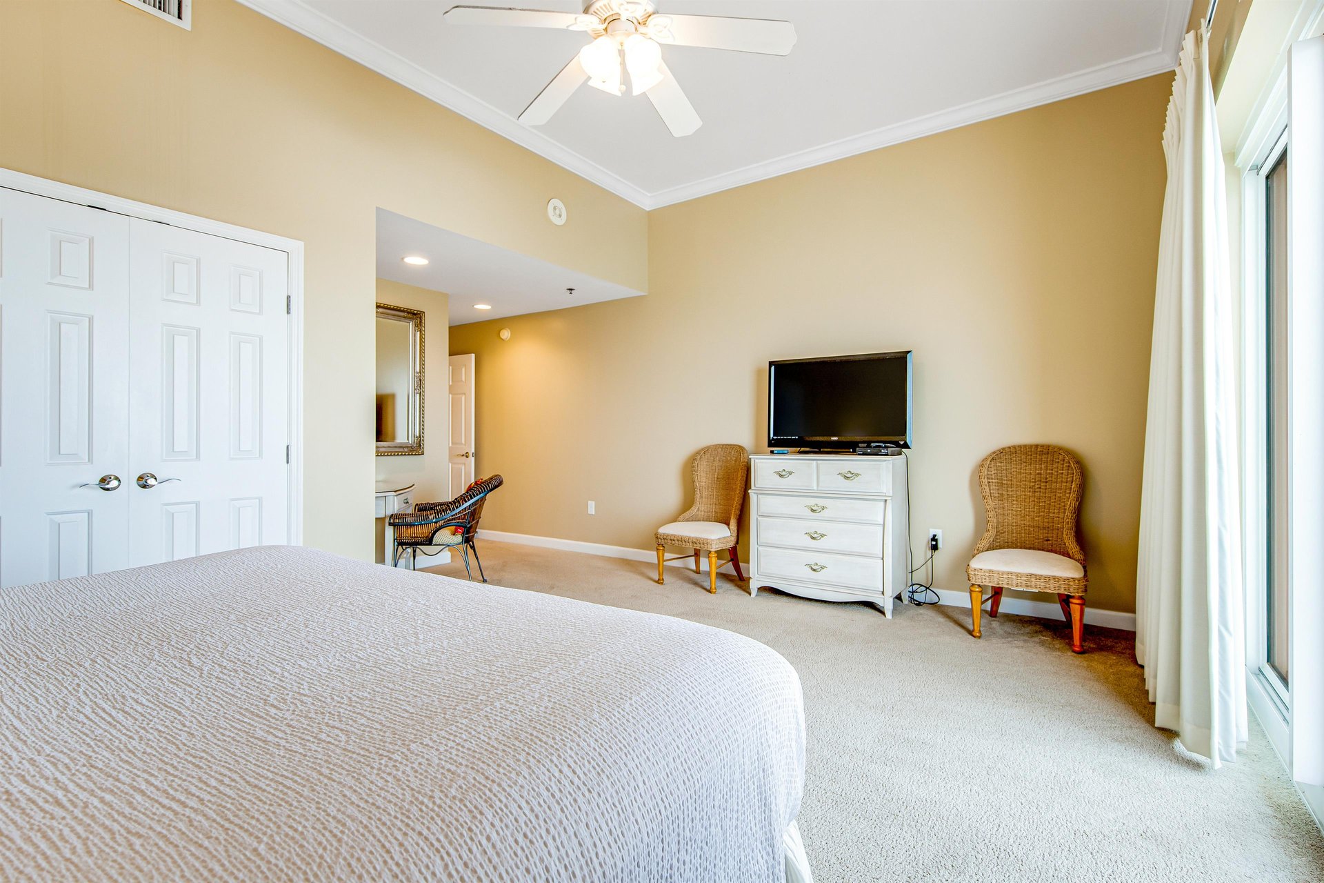 Sterling Beach 1601 25