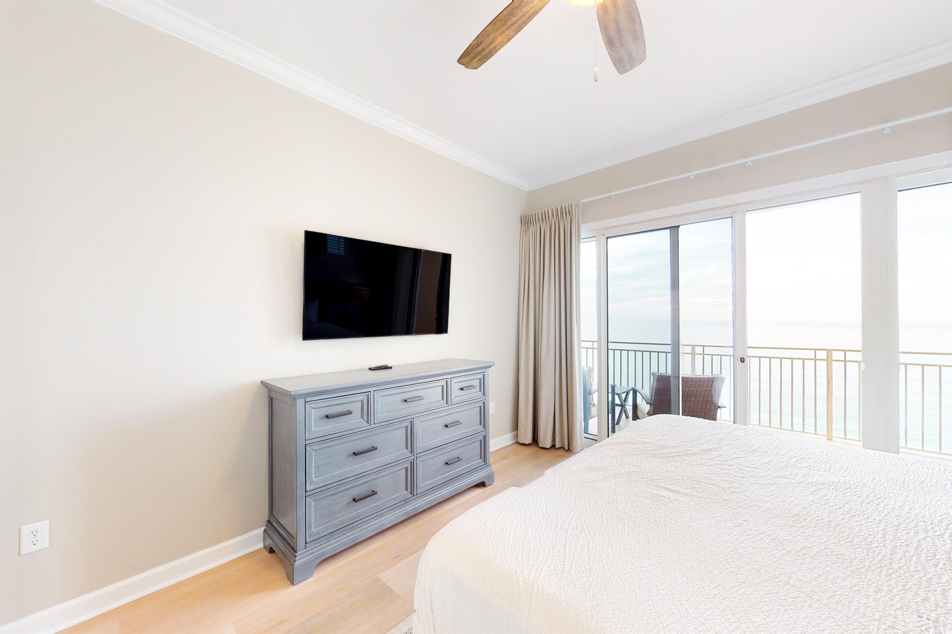 Sterling Beach 1206 17