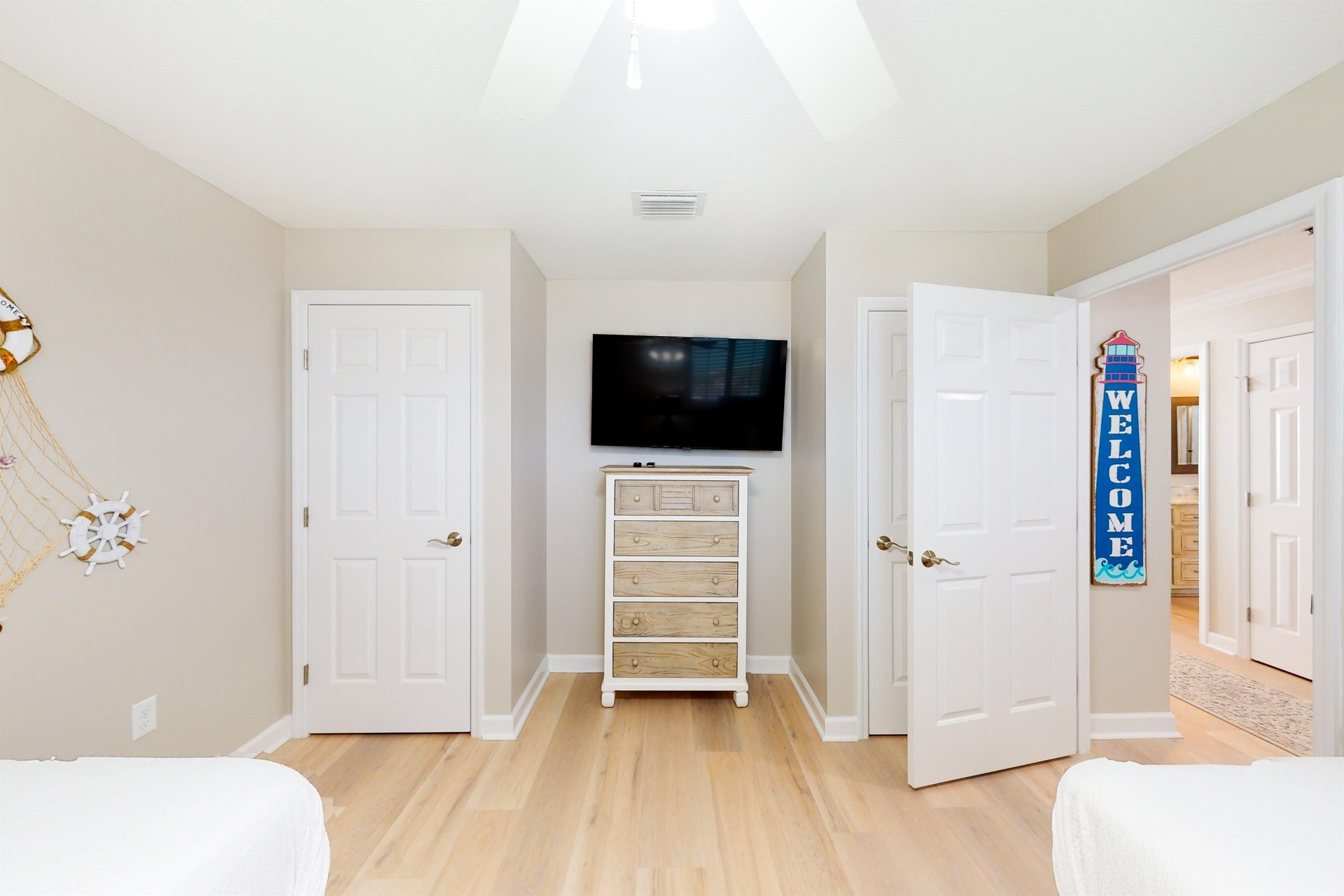 Sterling Beach 1206 24