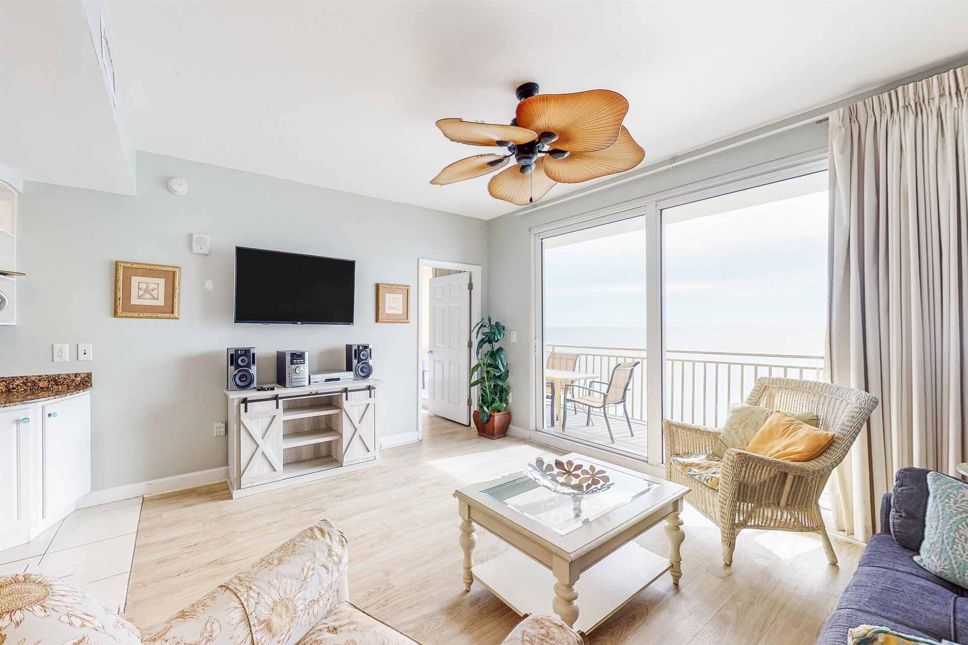 Splash Resort 402W 6