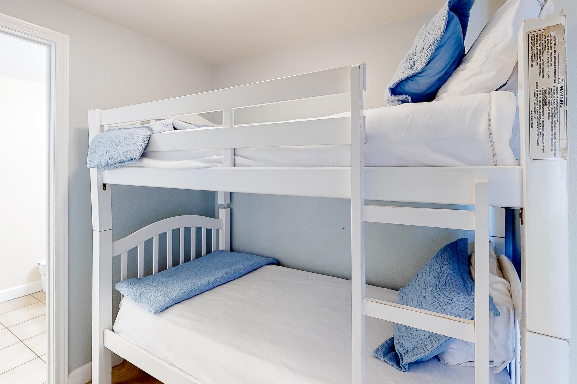 Shores of Panama 1525  Sail Away 10