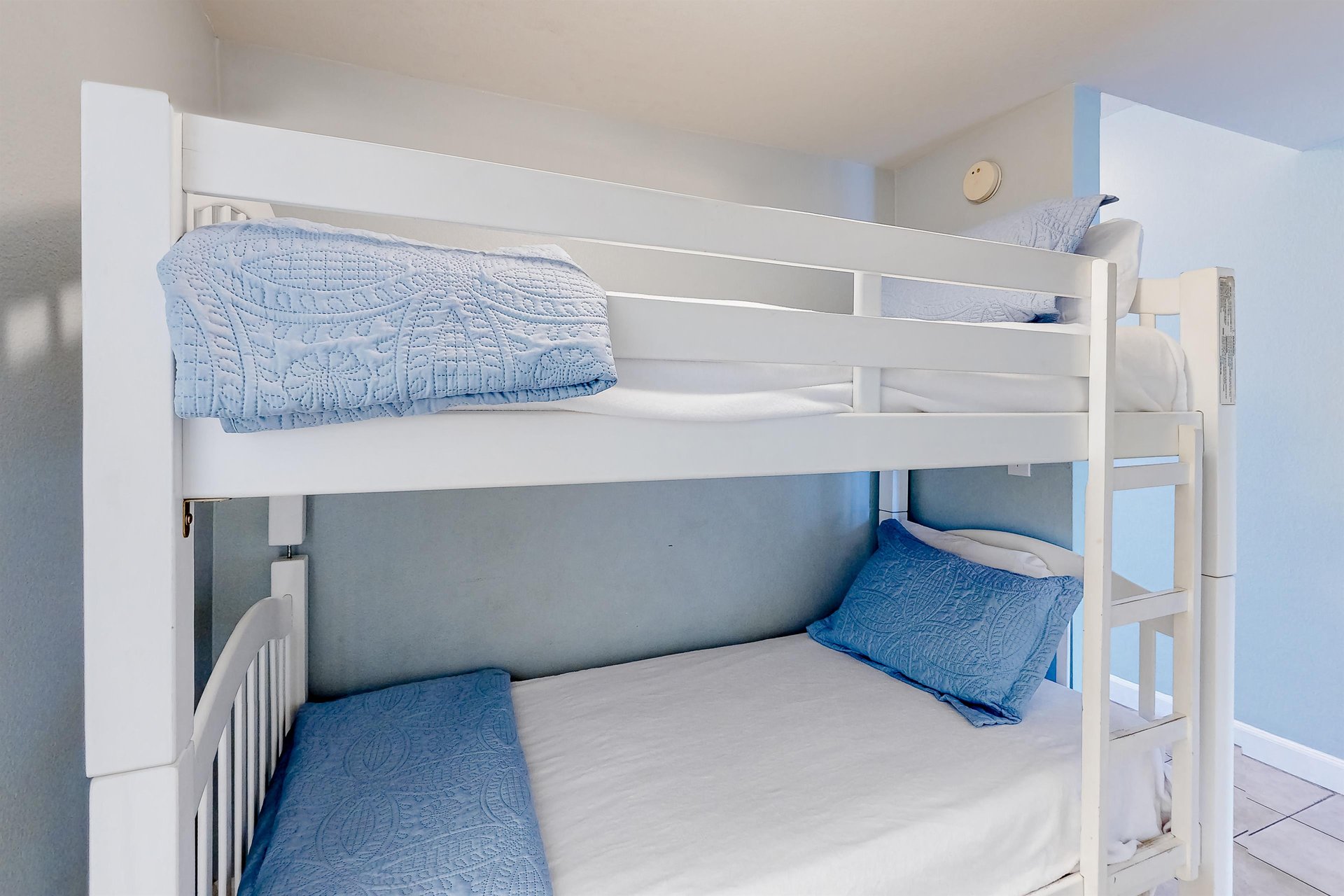 Shores of Panama 1525  Sail Away 11