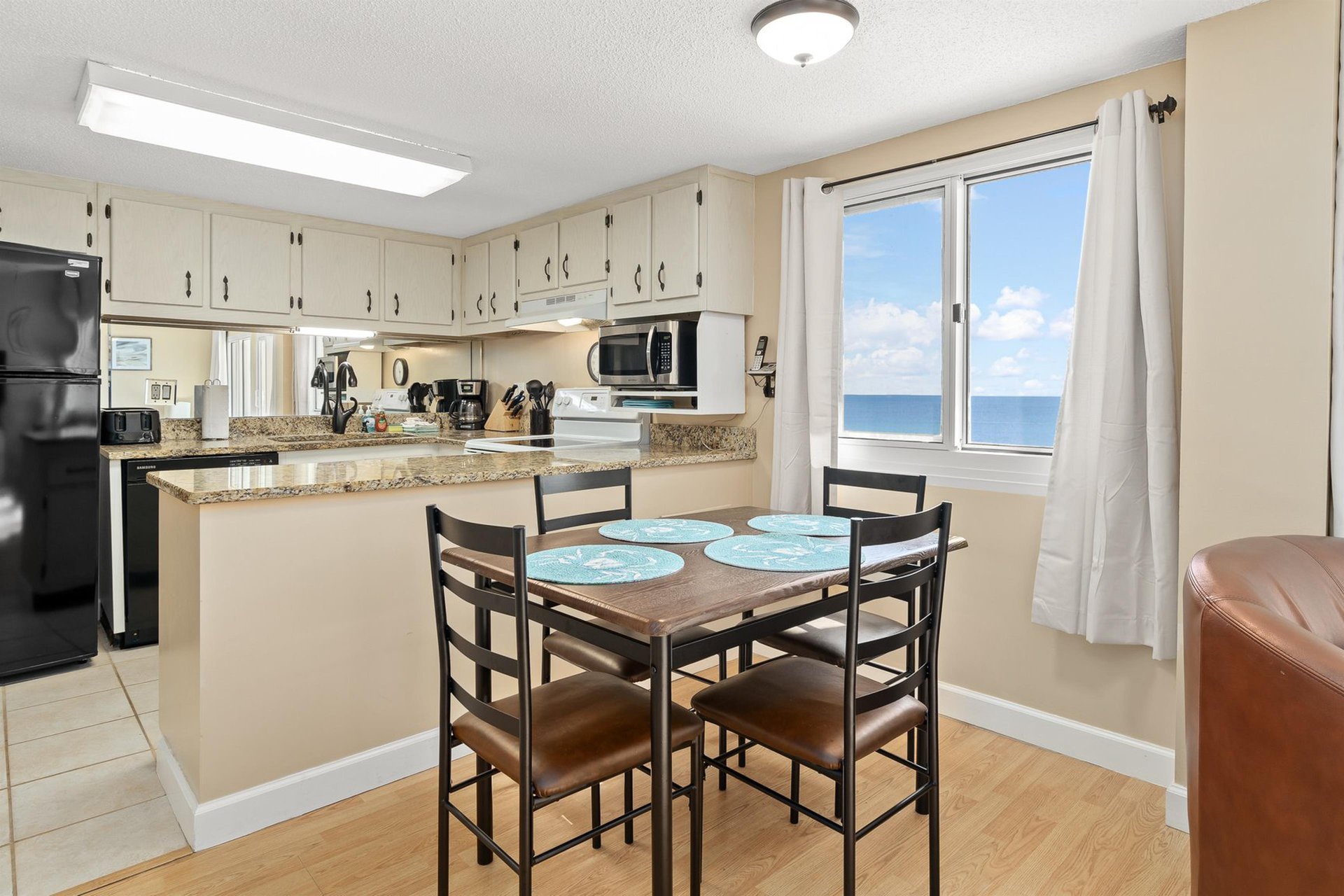 Pinnacle Port A319 7