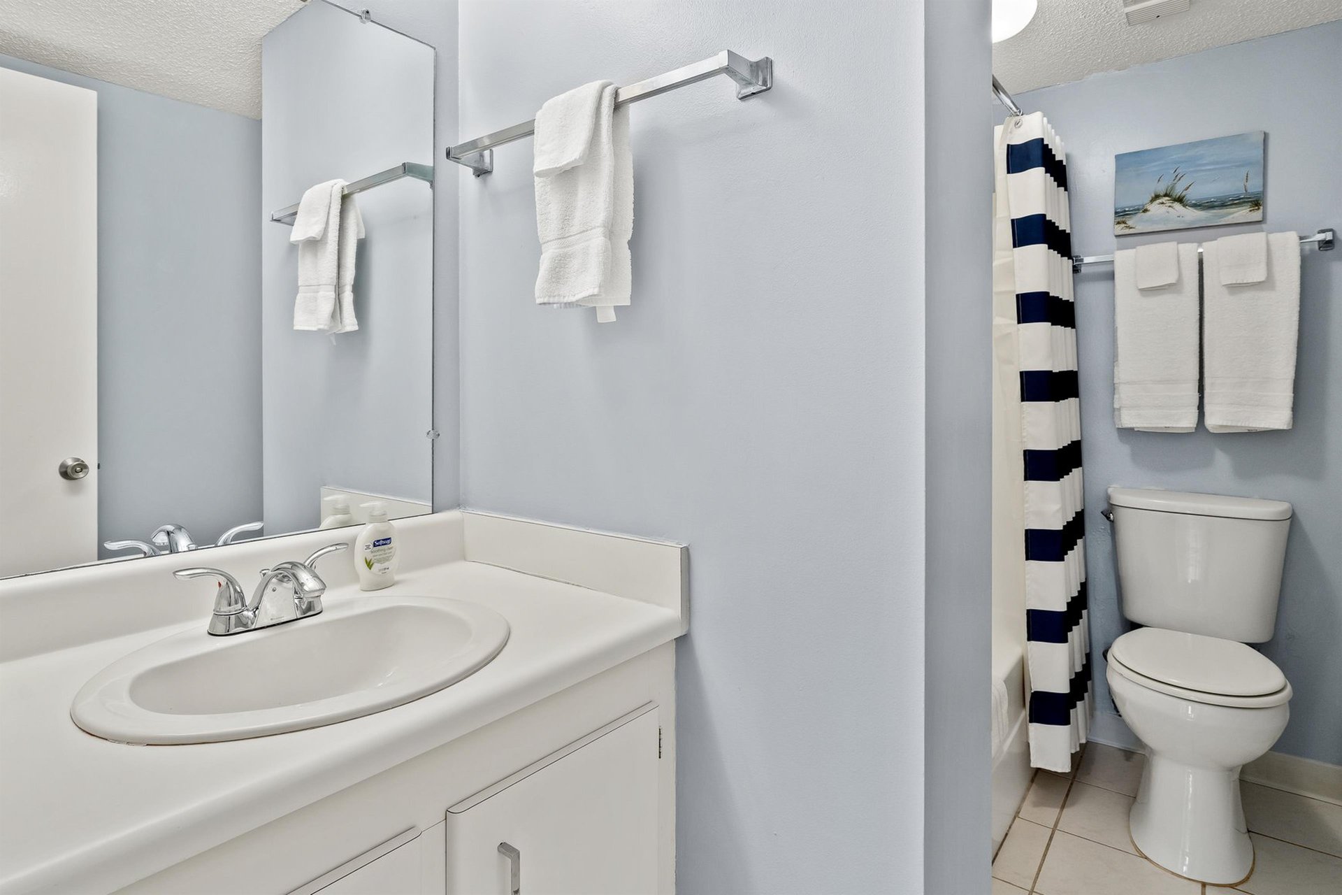 Pinnacle Port A319 15