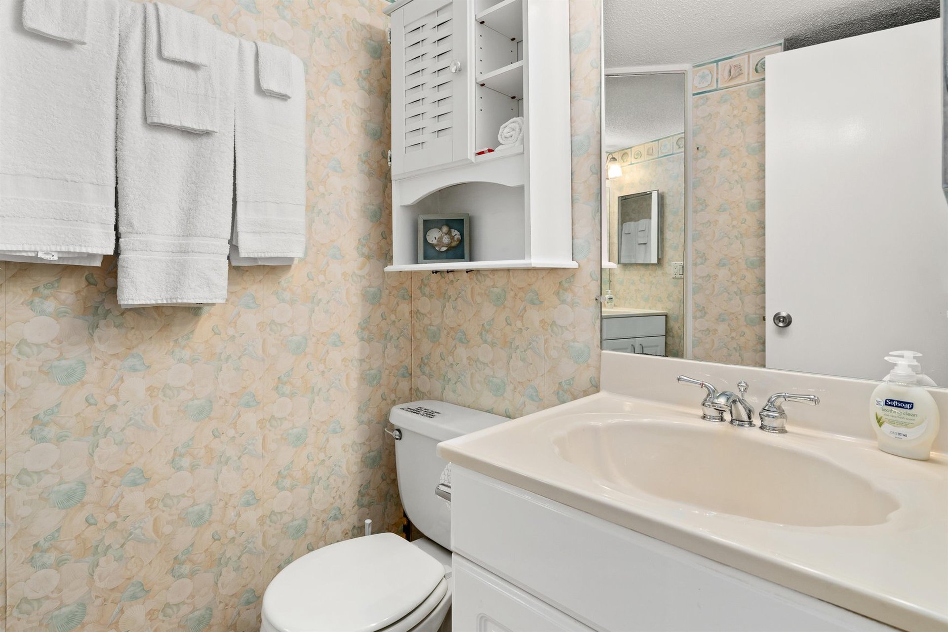 Pinnacle Port A319 18