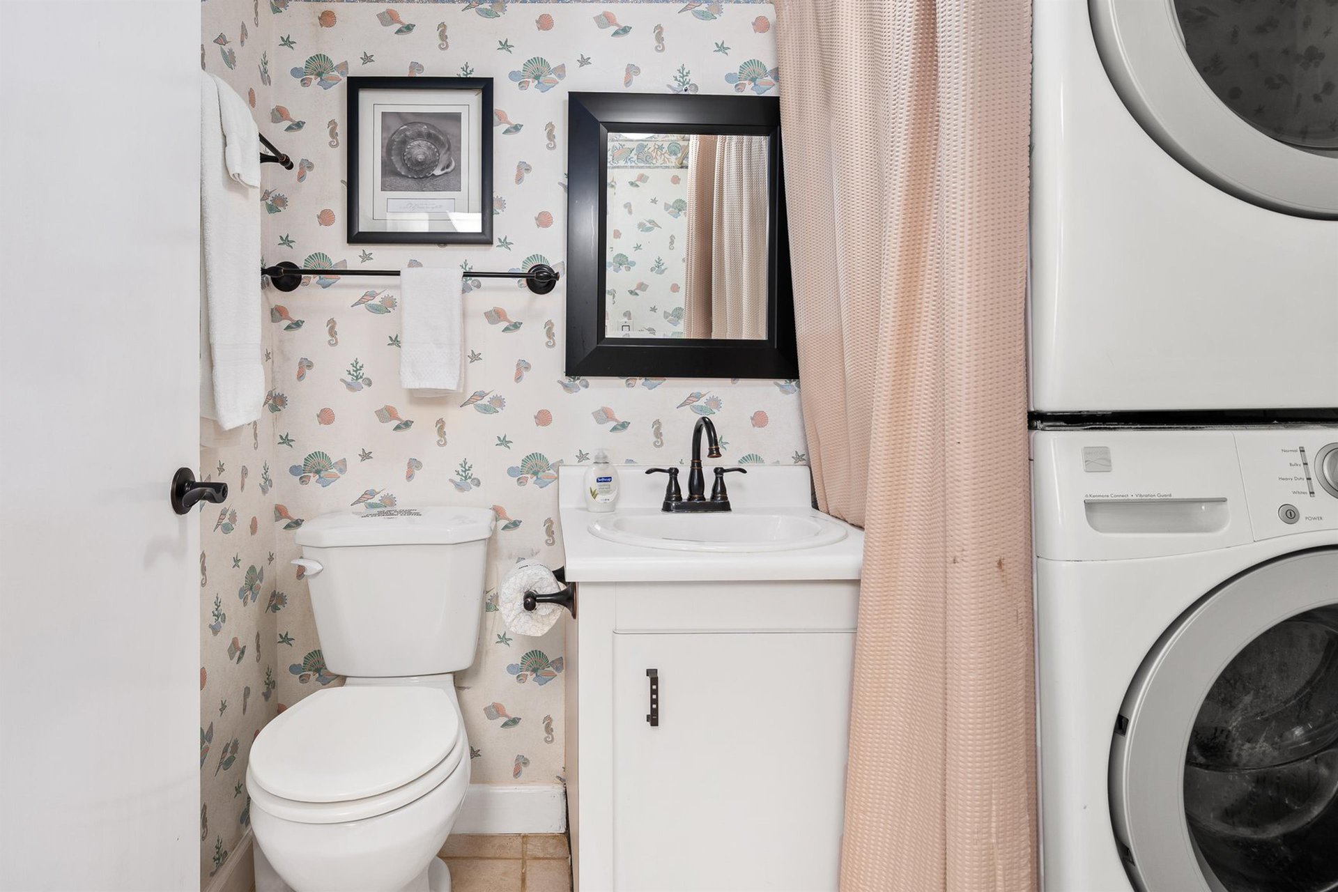 Pinnacle Port A319 19