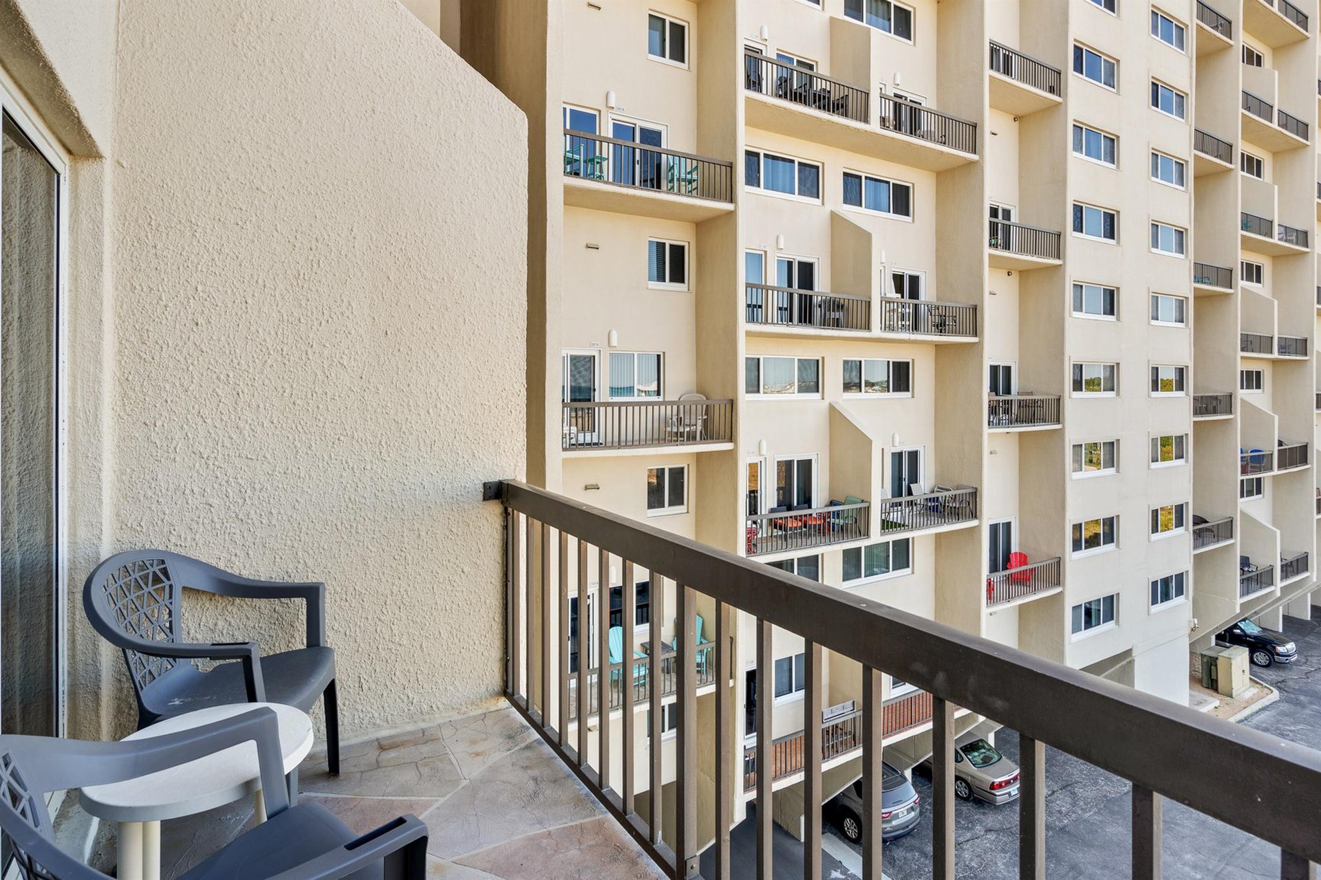 Pinnacle Port A319 22