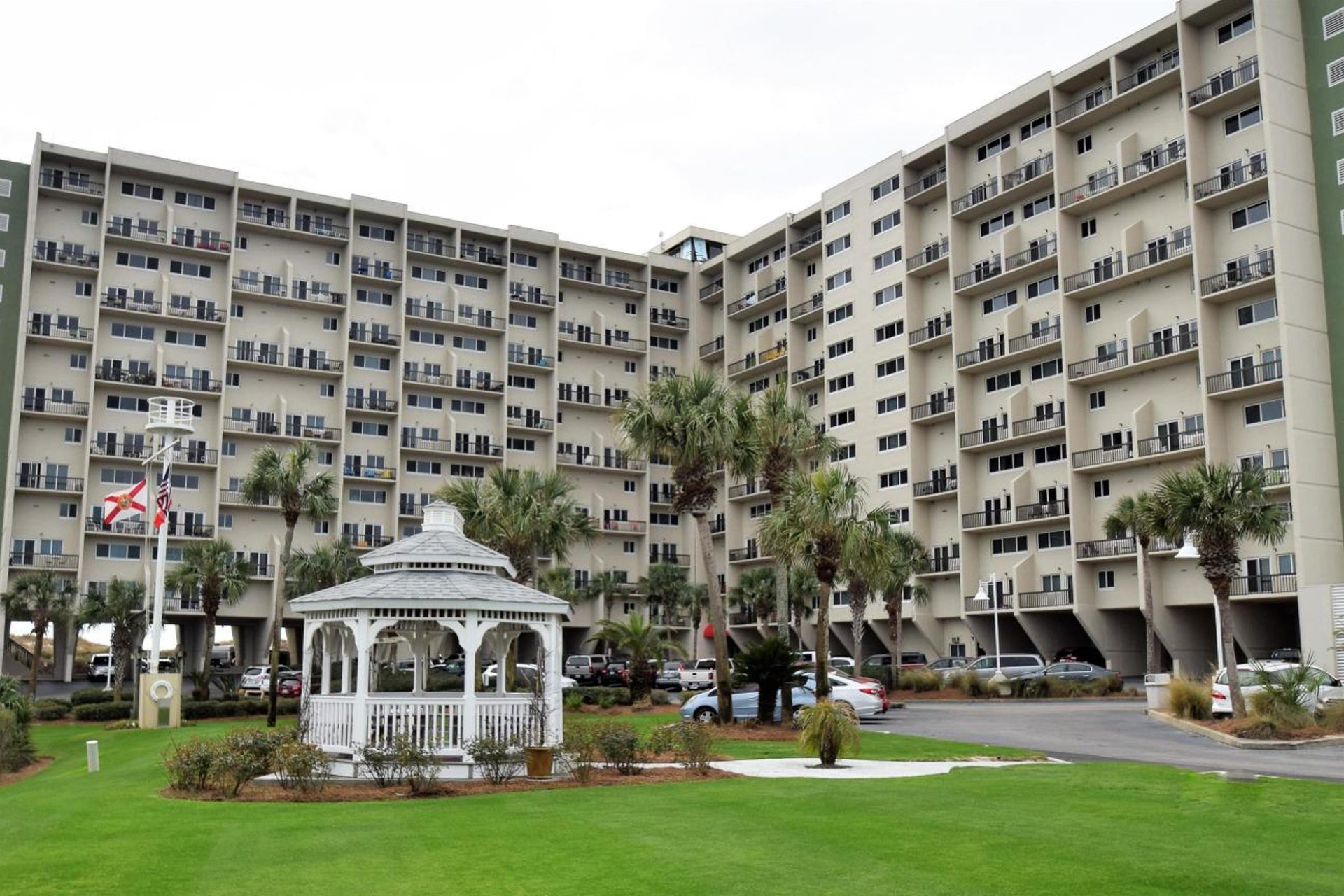 Pinnacle Port A319 27