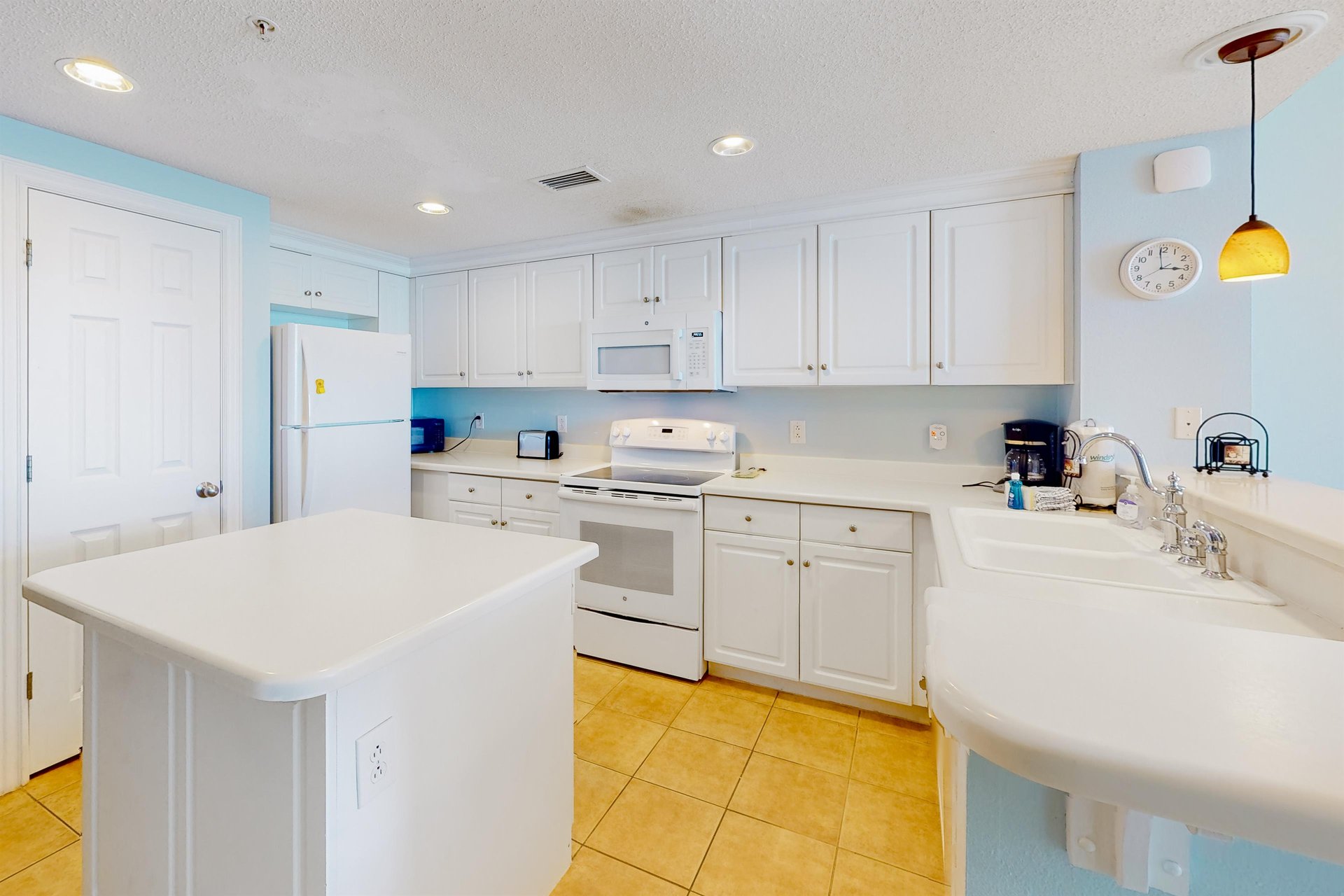 Majestic Beach Resort Tower 2 2104 6