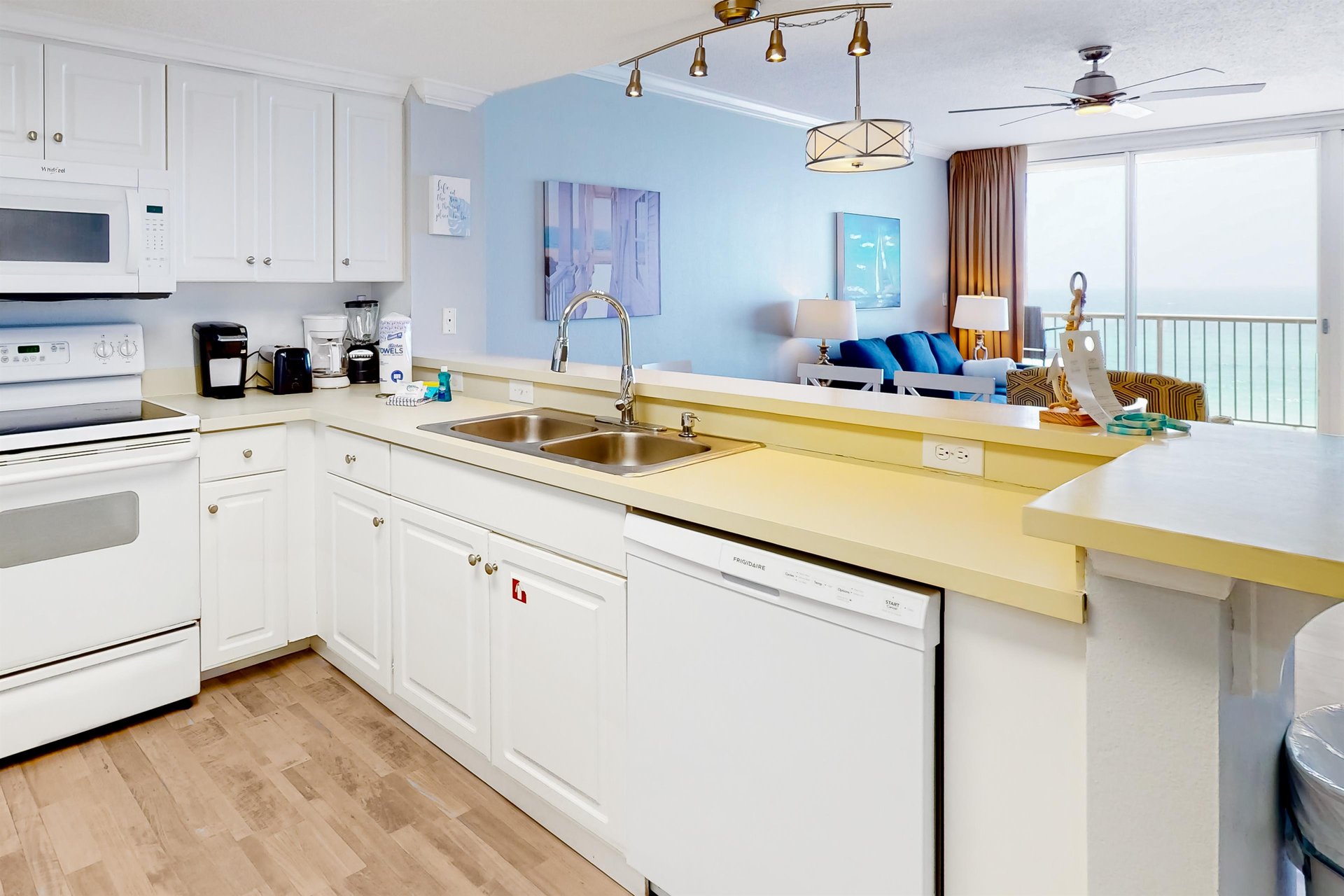 Majestic Beach Resort Tower 1 503 High five 11