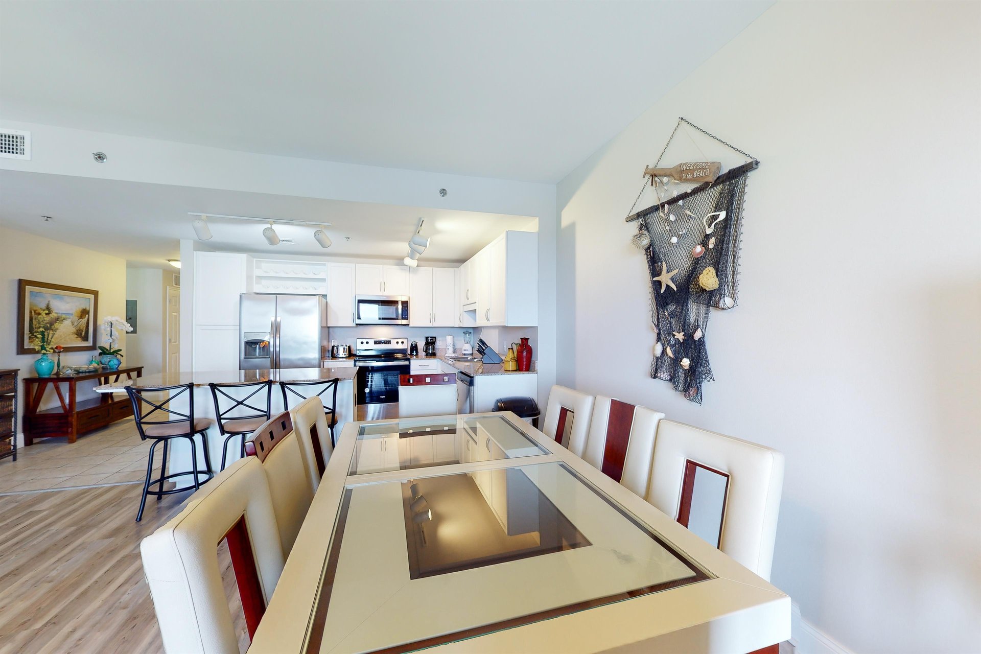 Laketown Wharf 933 8