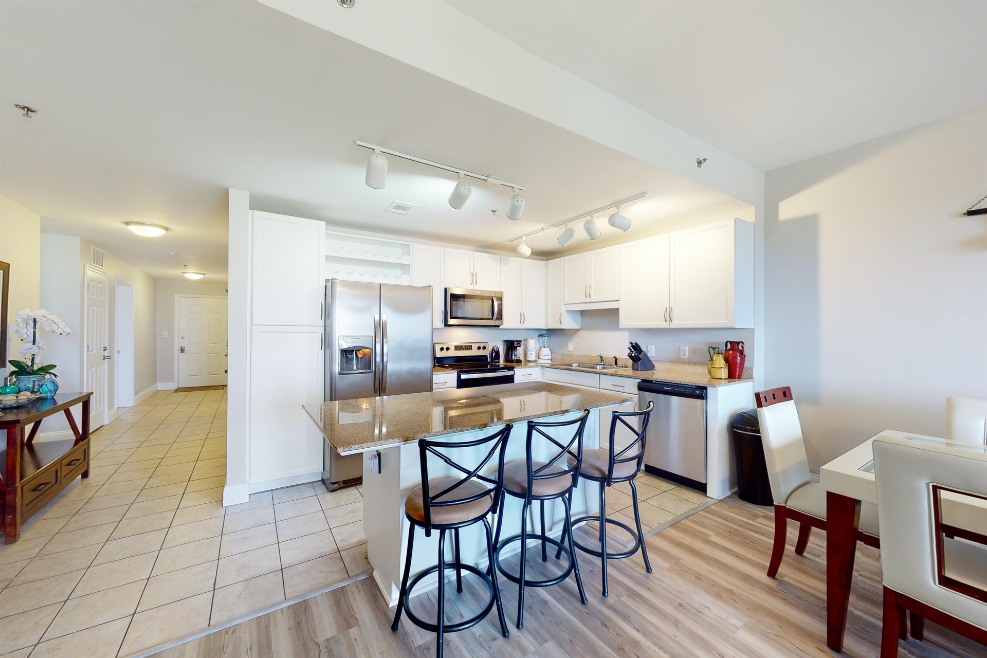 Laketown Wharf 933 11