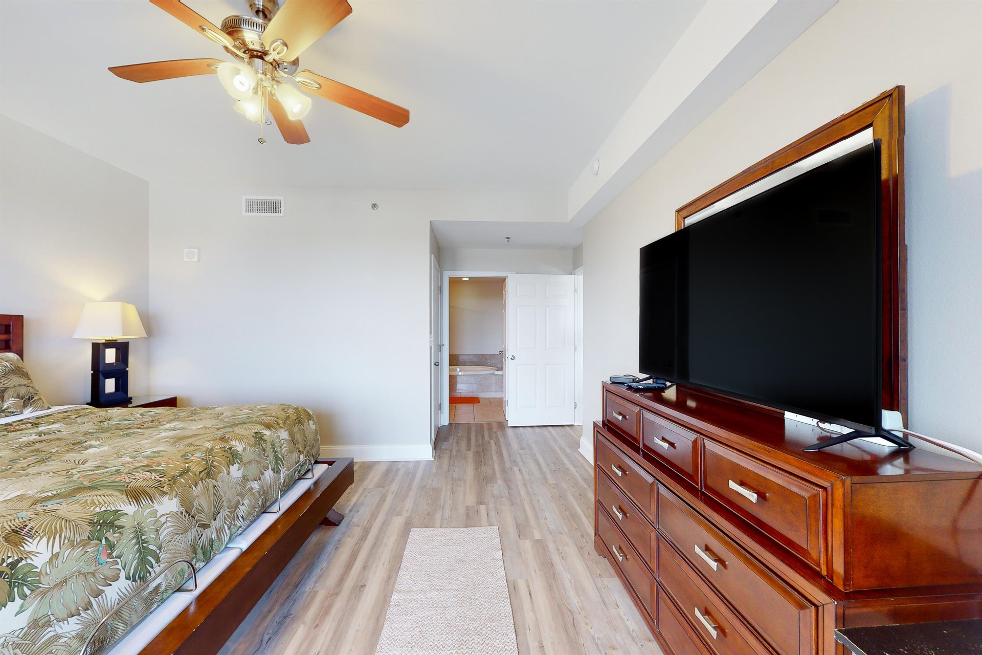 Laketown Wharf 933 17