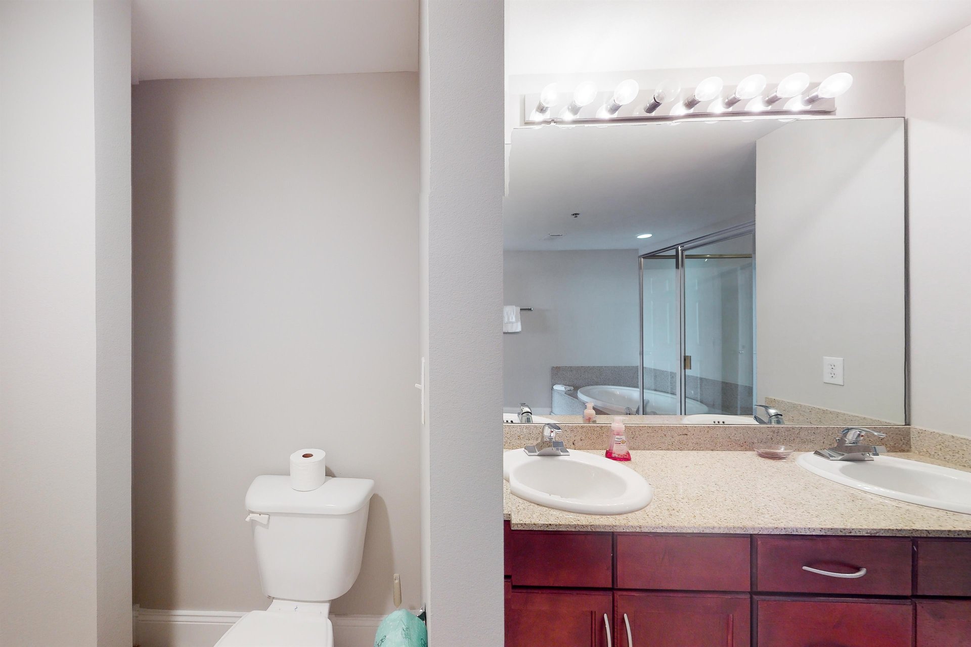 Laketown Wharf 933 19