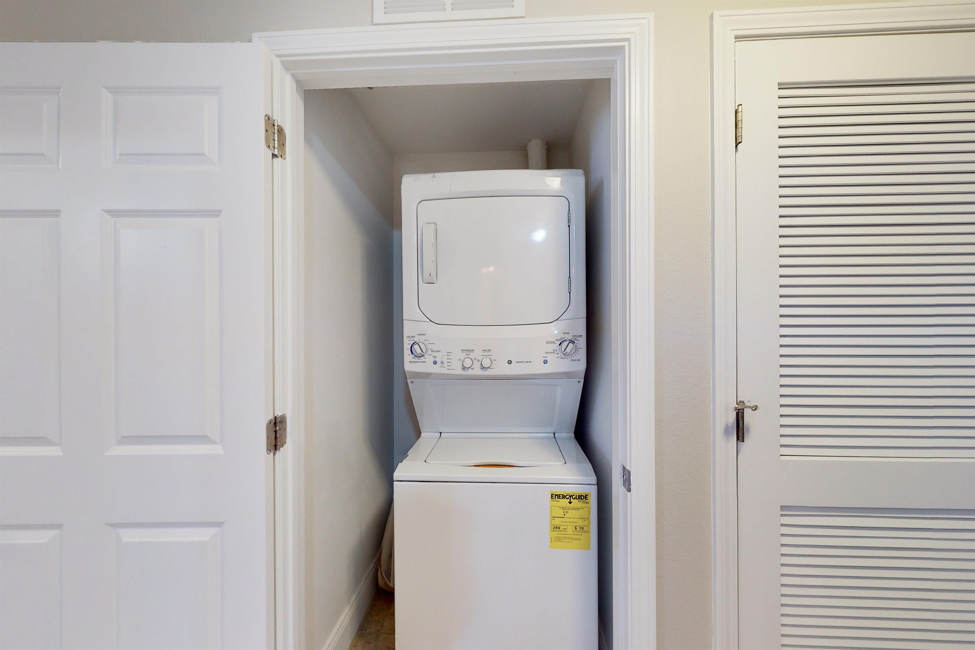 Laketown Wharf 933 20