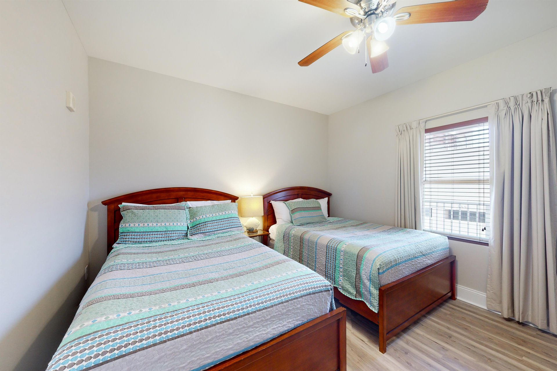 Laketown Wharf 933 23