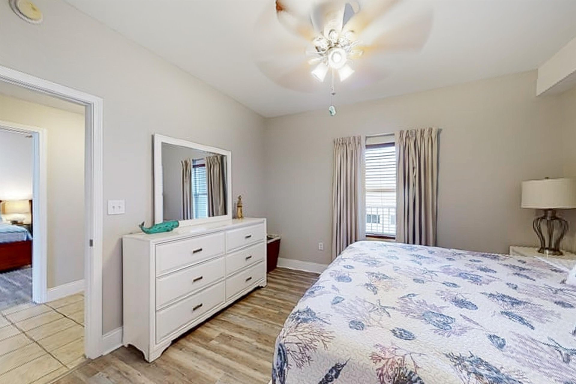 Laketown Wharf 933 28